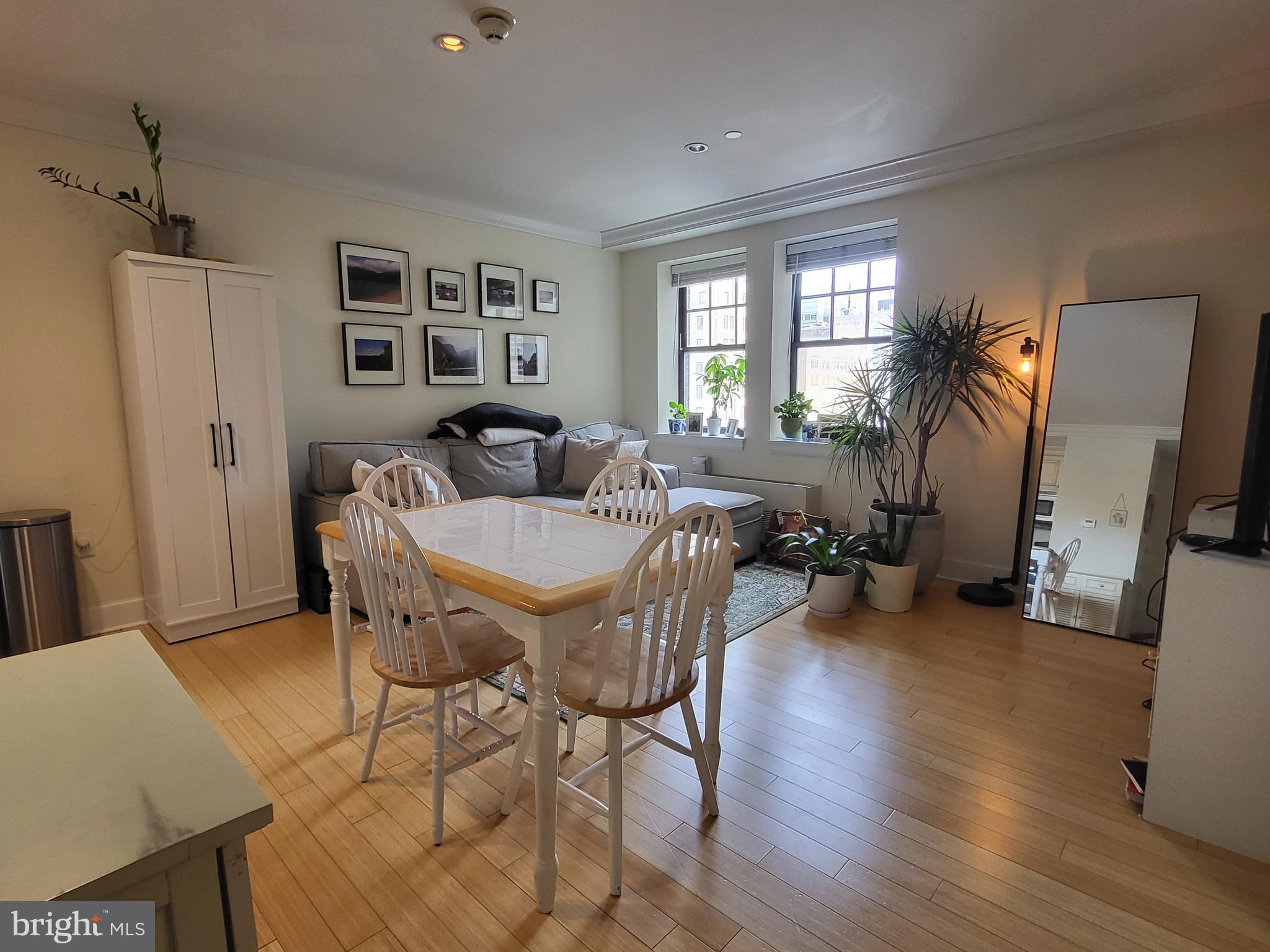 Junior one bedroom on a high floor at the highly coveted Warwick Condominiums!  This home features an open kitchen with wood cabinetry, granite countertops and stainless steel appliances; hardwood floors; and excellent closet space throughout. Residents enjoy the same amenities as hotel guests including 24-hour doorman service, a state-of-the-art fitness room, room service, maid service, valet parking, car service for hire & the use of three restaurants on the ground floor for additional fees.