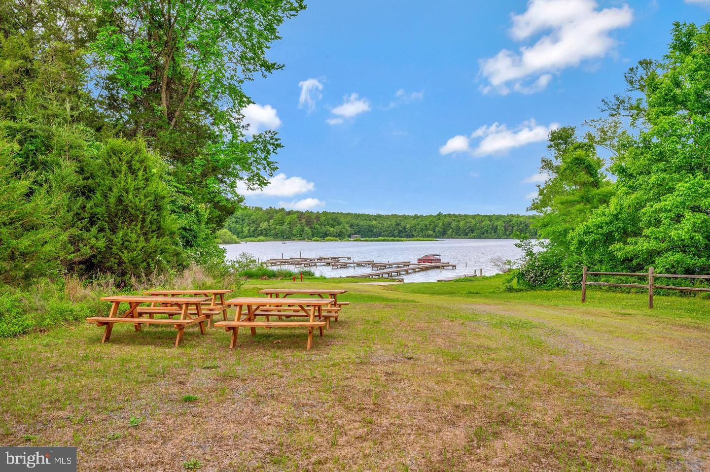 PAMUNKEY POINT - Residential
