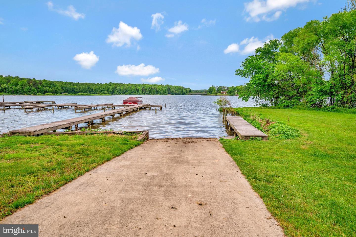 PAMUNKEY POINT - Residential