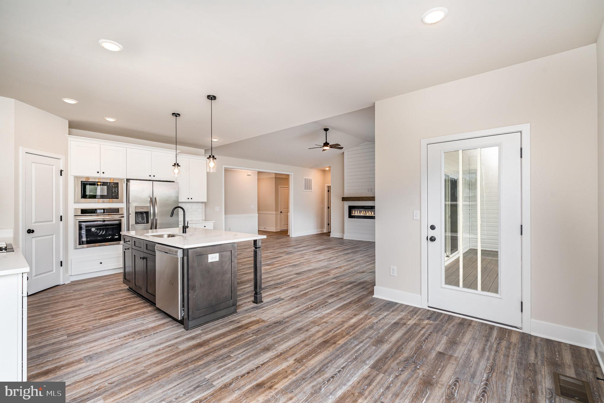PAMUNKEY POINT - Residential
