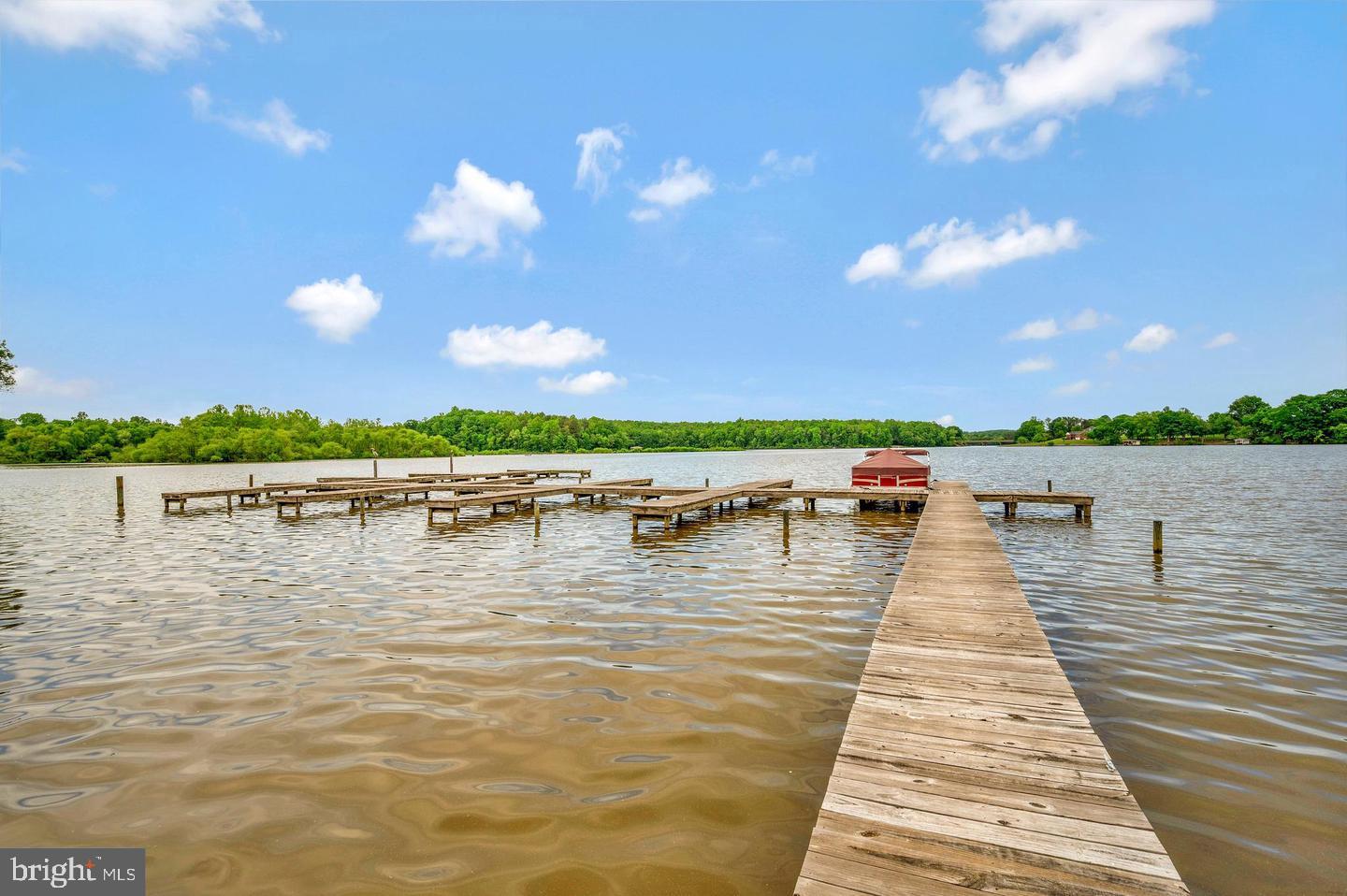PAMUNKEY POINT - Residential