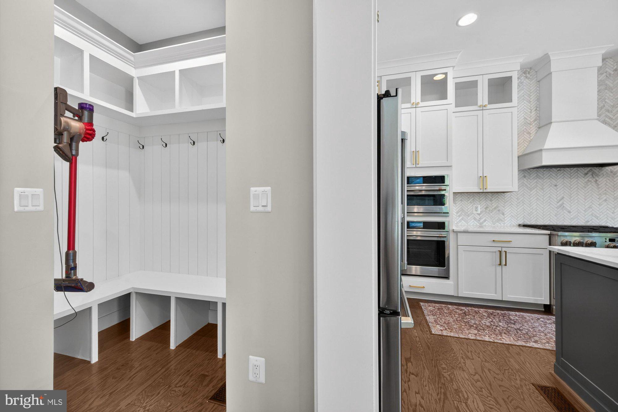 VIENNA WOODS - Residential