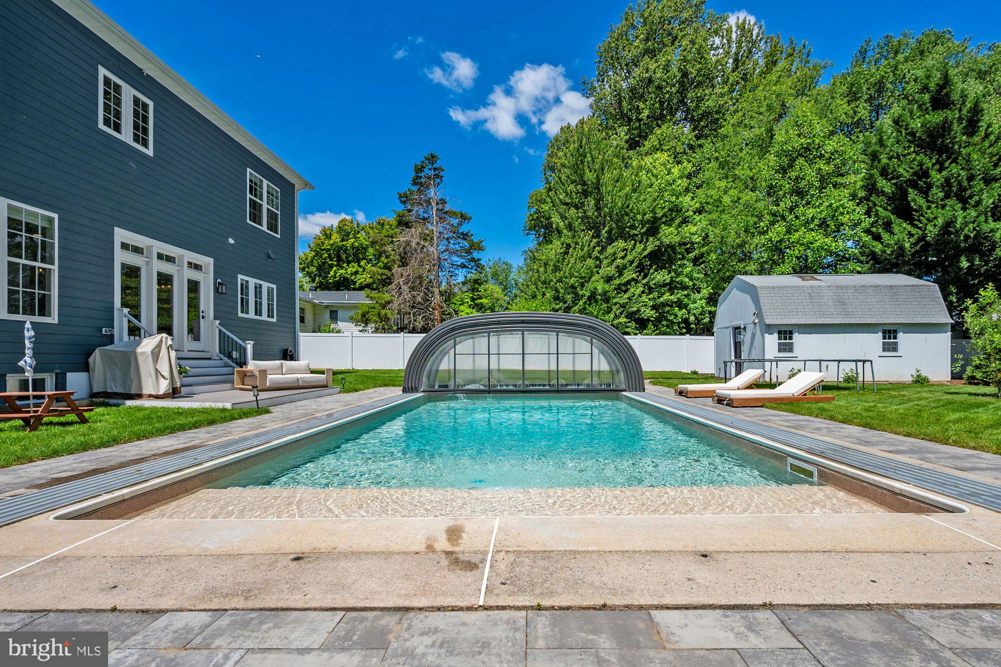 VIENNA WOODS - Residential