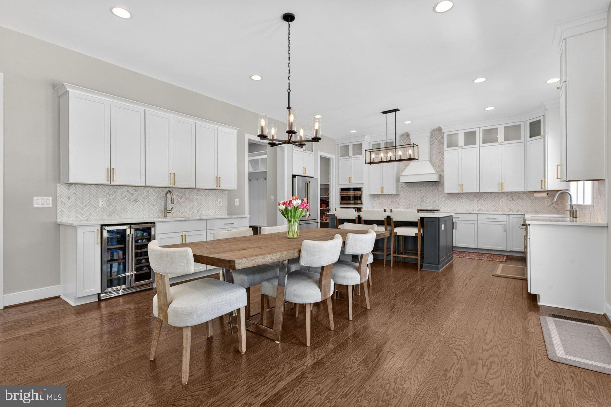 VIENNA WOODS - Residential