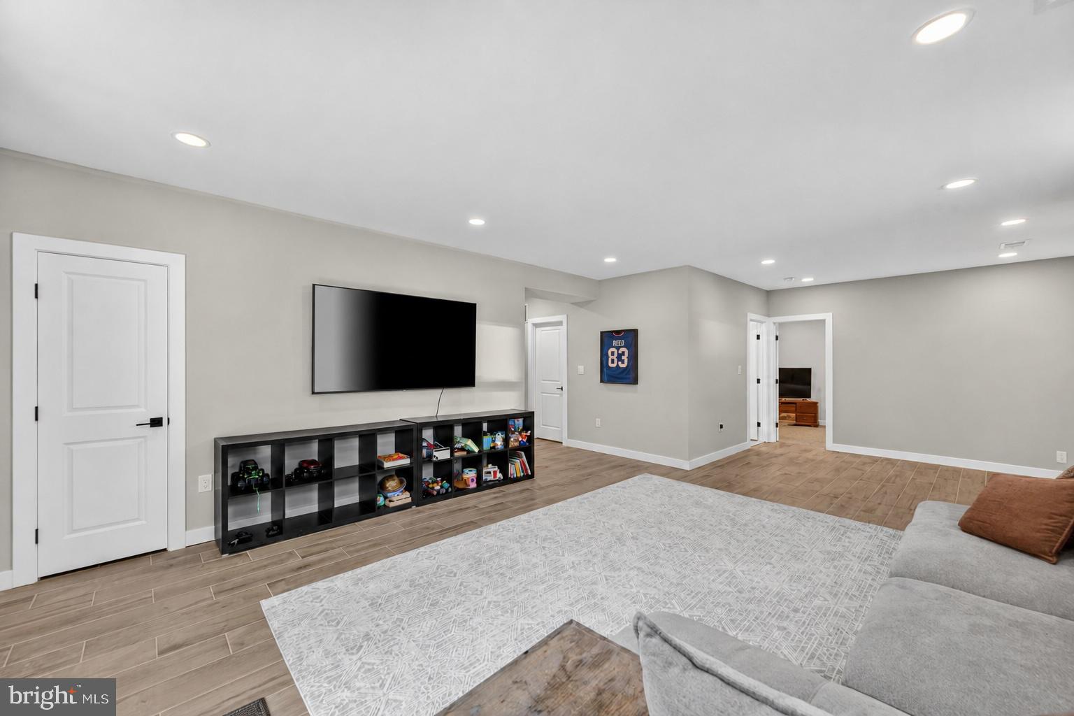 VIENNA WOODS - Residential