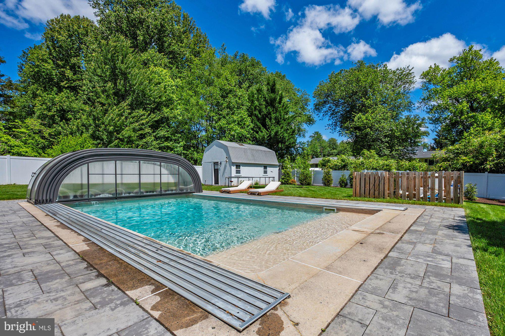VIENNA WOODS - Residential