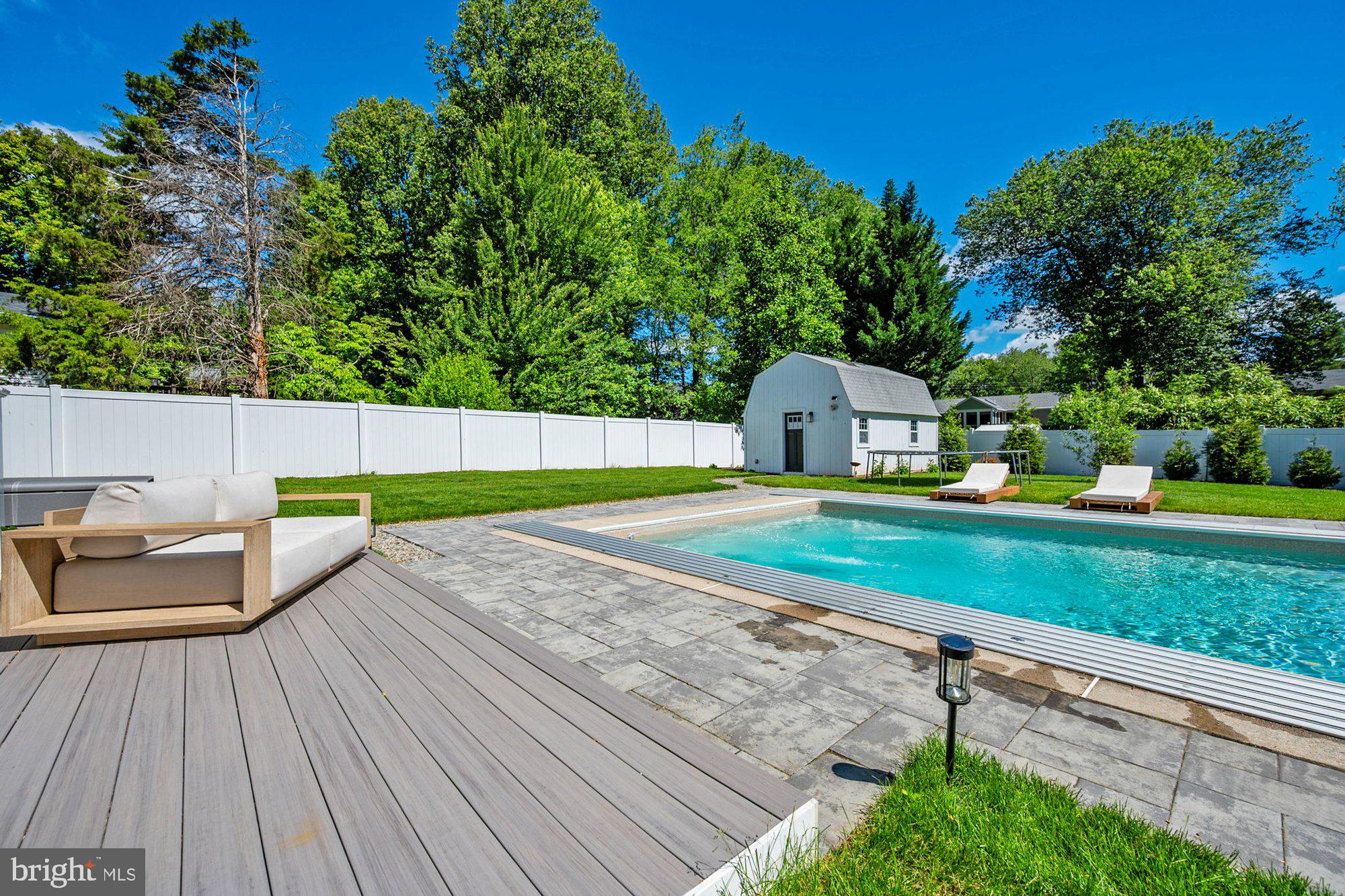 VIENNA WOODS - Residential