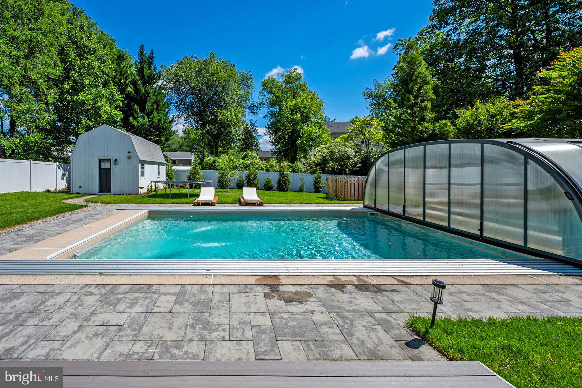 VIENNA WOODS - Residential