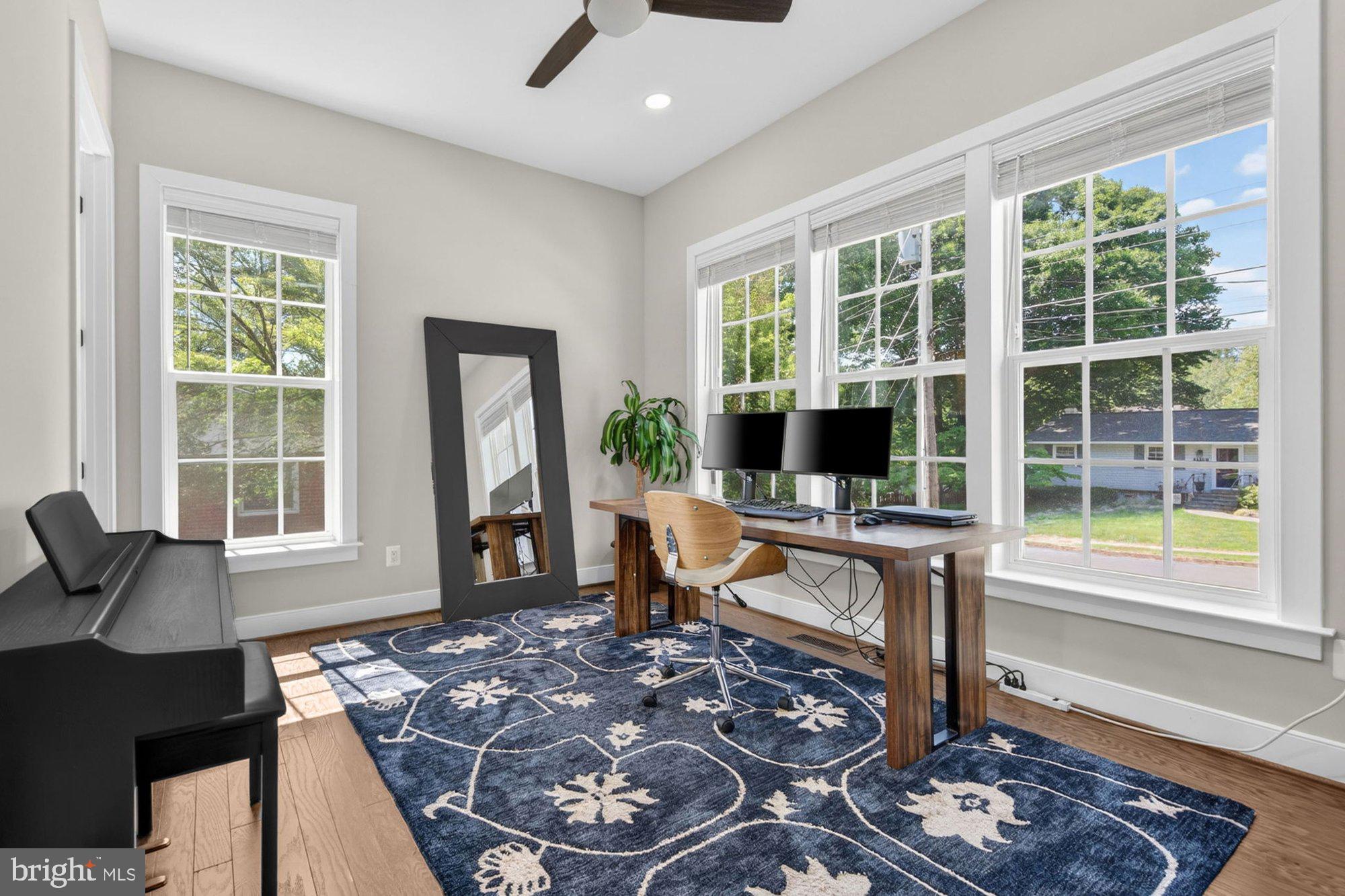 VIENNA WOODS - Residential