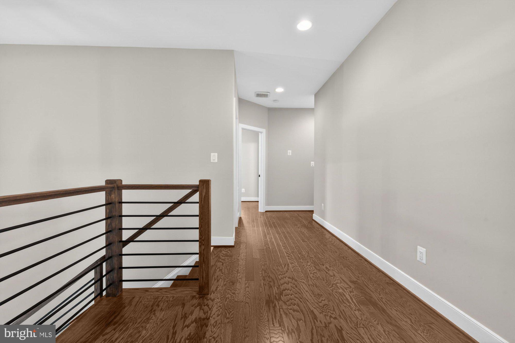 VIENNA WOODS - Residential