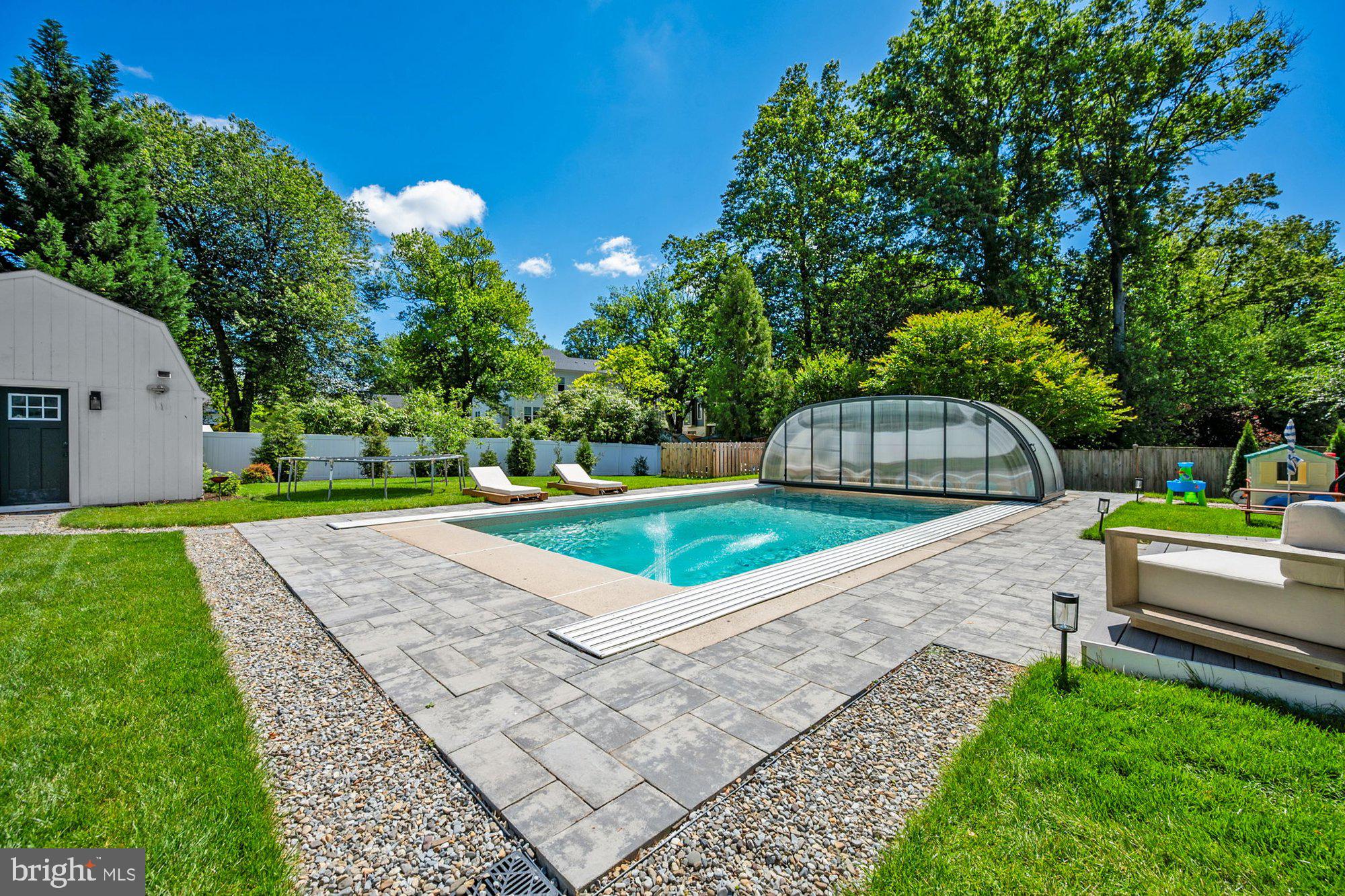 VIENNA WOODS - Residential