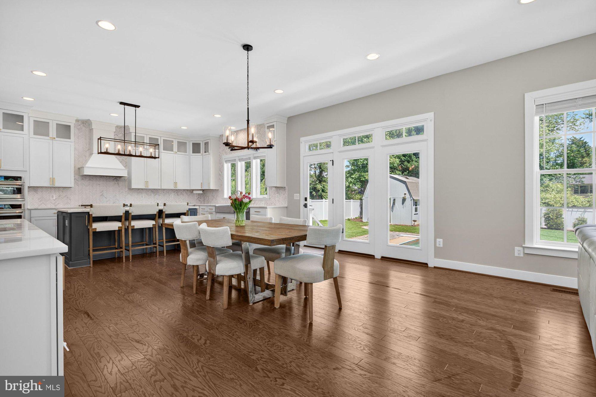 VIENNA WOODS - Residential