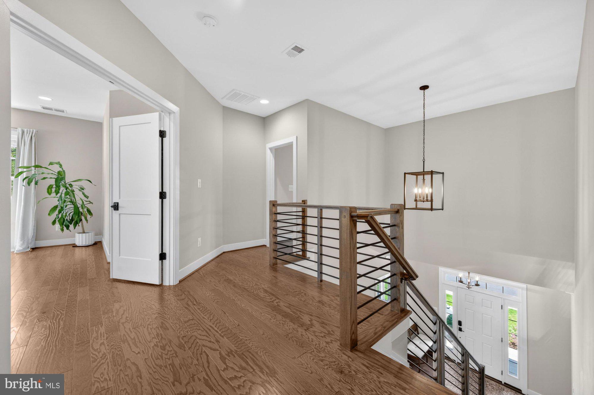 VIENNA WOODS - Residential