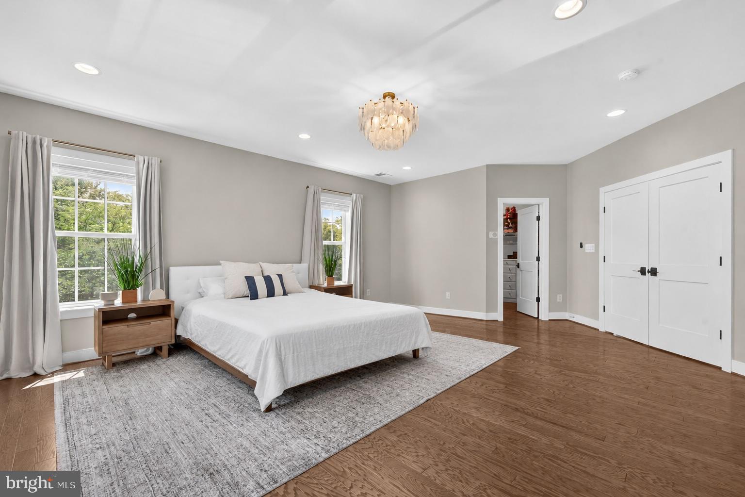 VIENNA WOODS - Residential