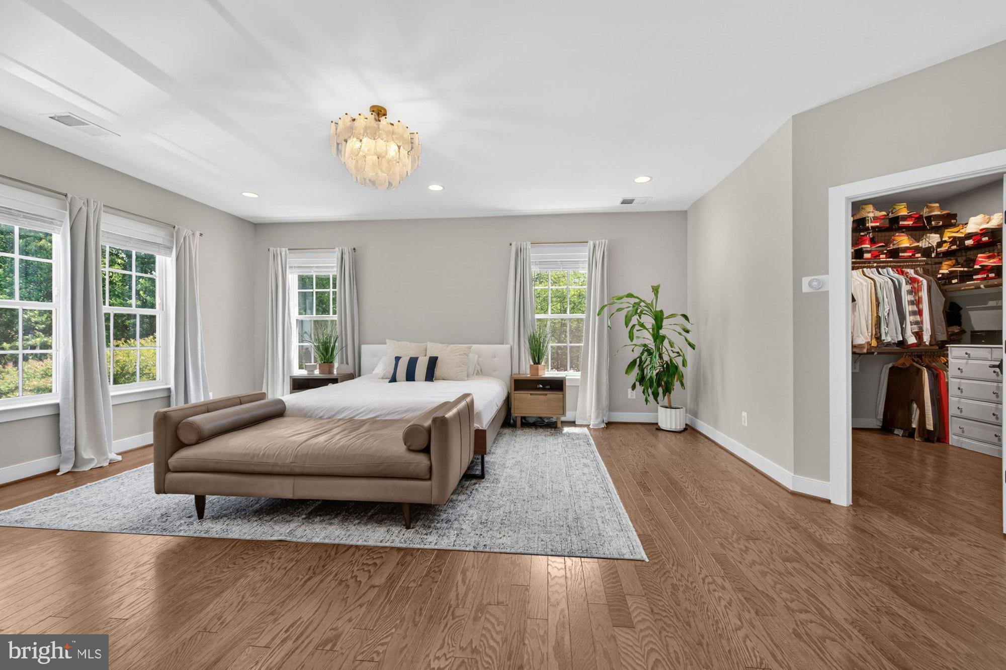 VIENNA WOODS - Residential