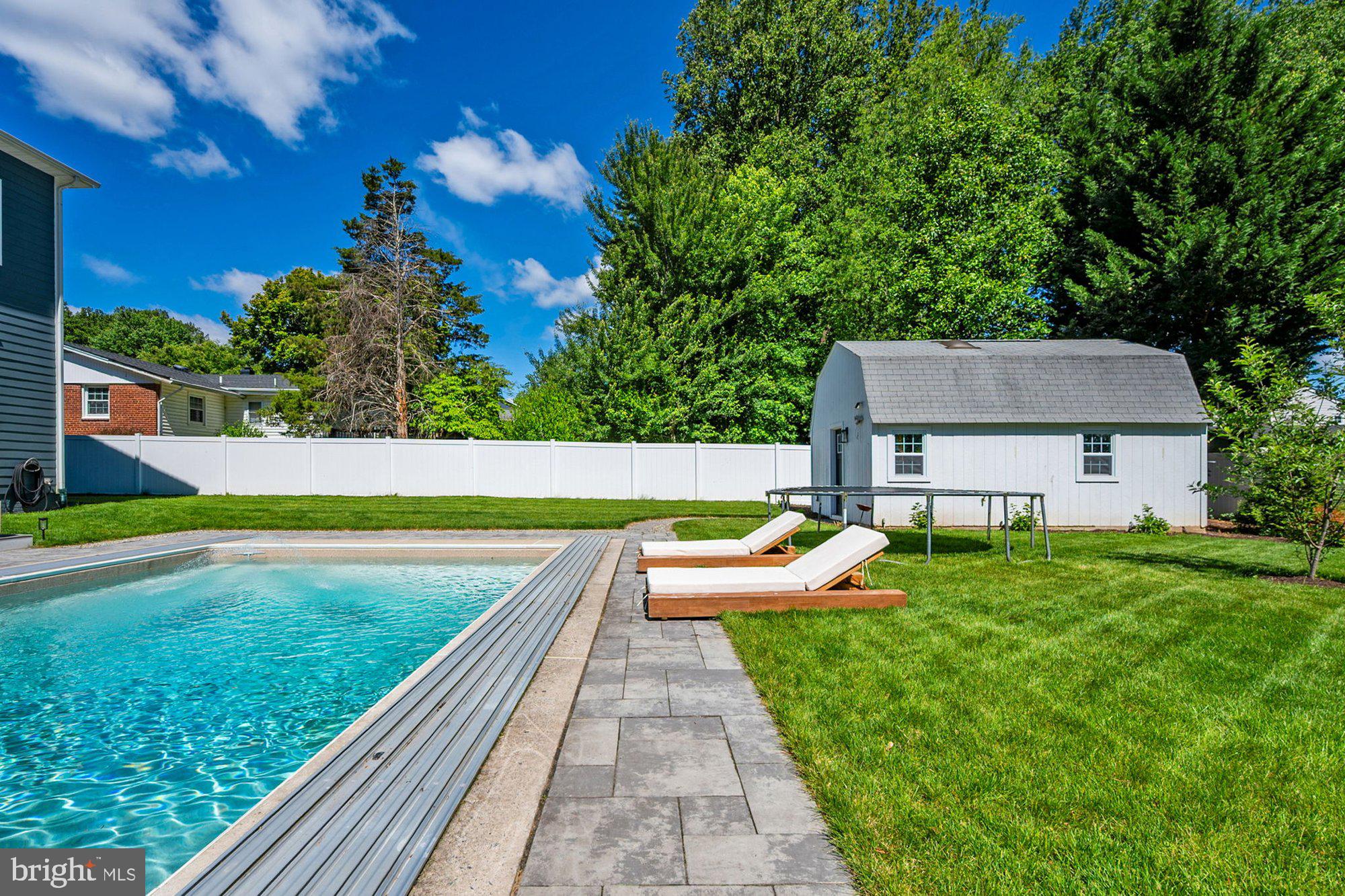 VIENNA WOODS - Residential