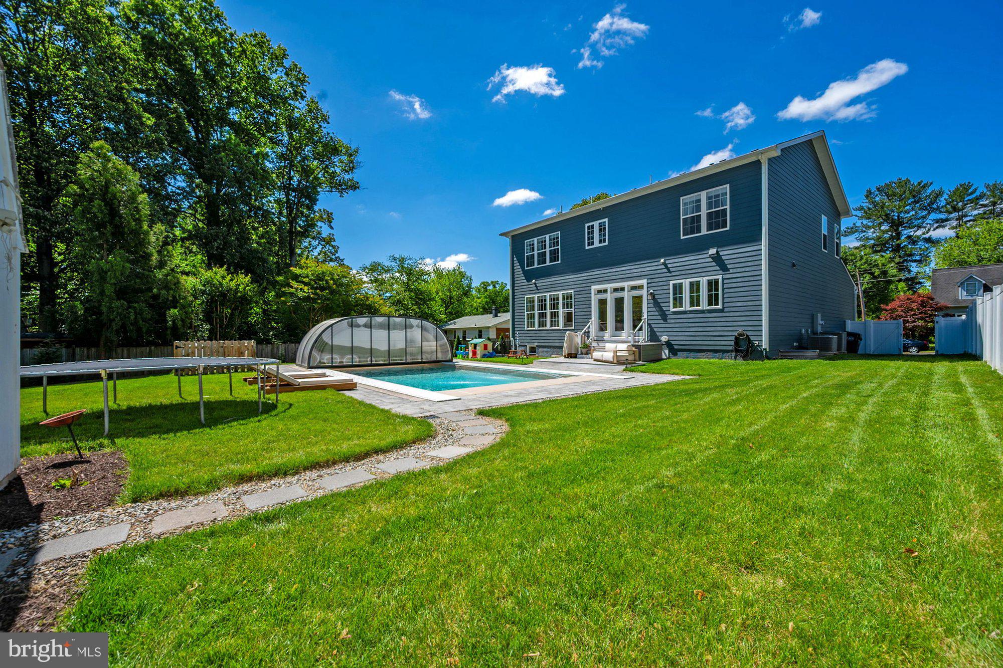 VIENNA WOODS - Residential