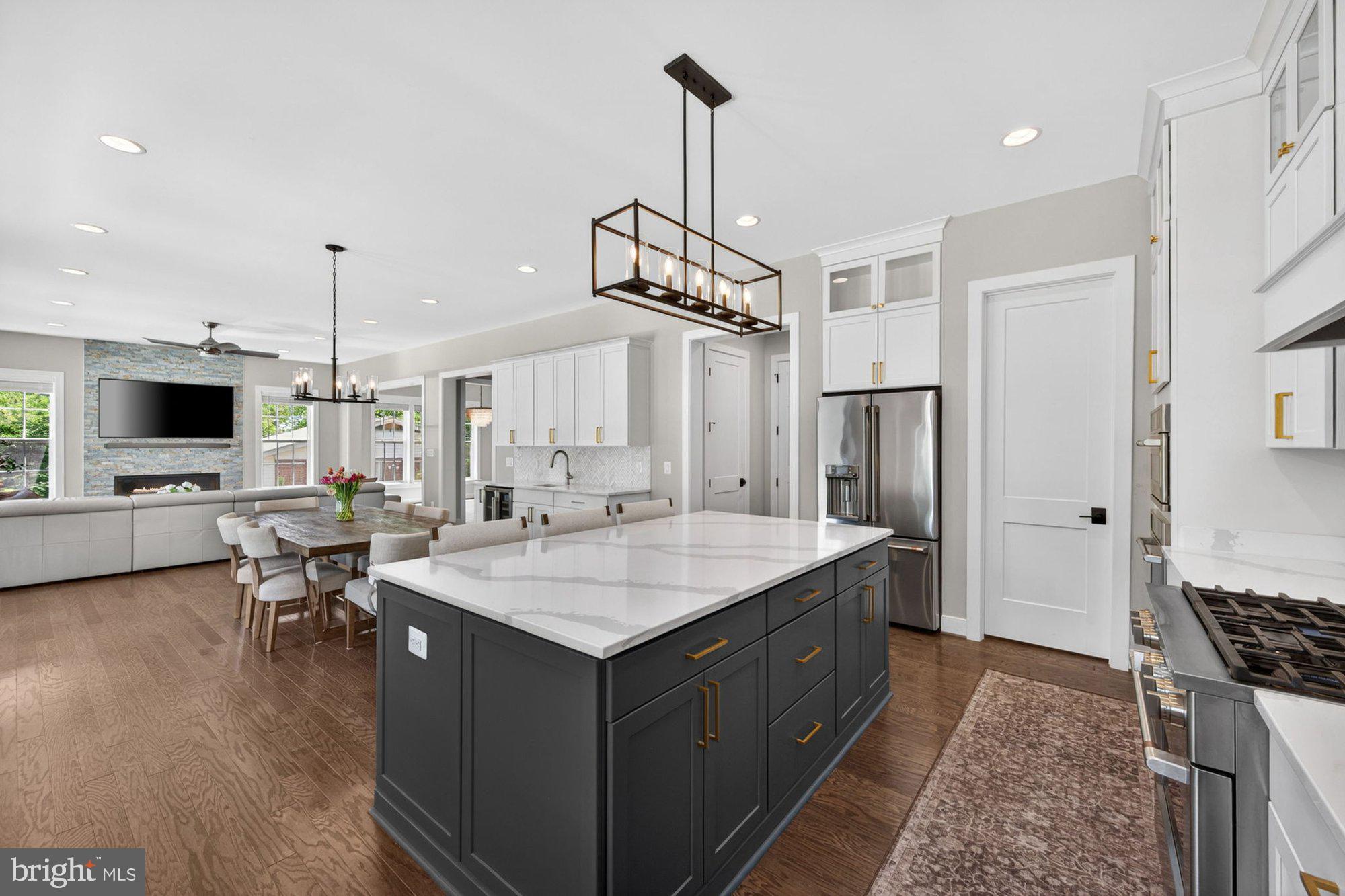 VIENNA WOODS - Residential