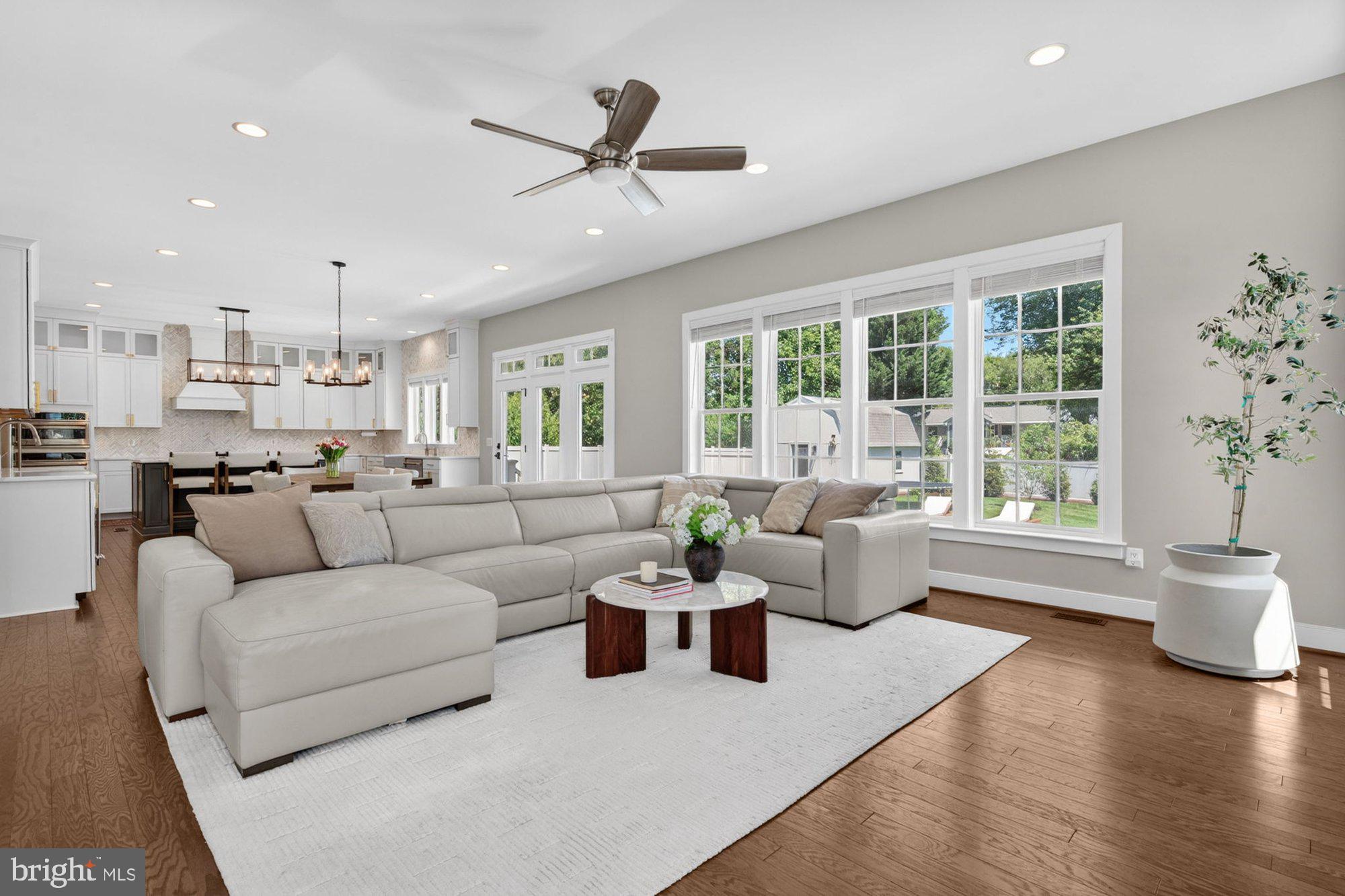 VIENNA WOODS - Residential