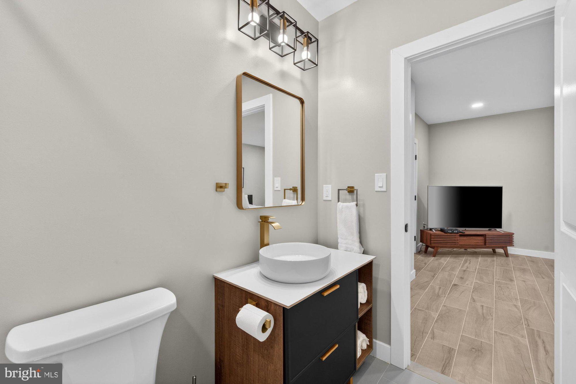 VIENNA WOODS - Residential