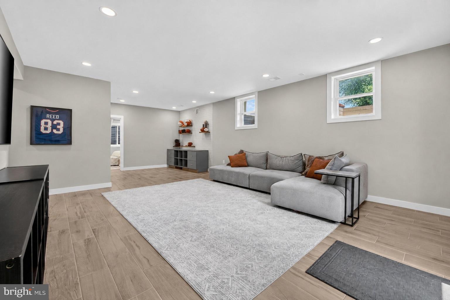 VIENNA WOODS - Residential