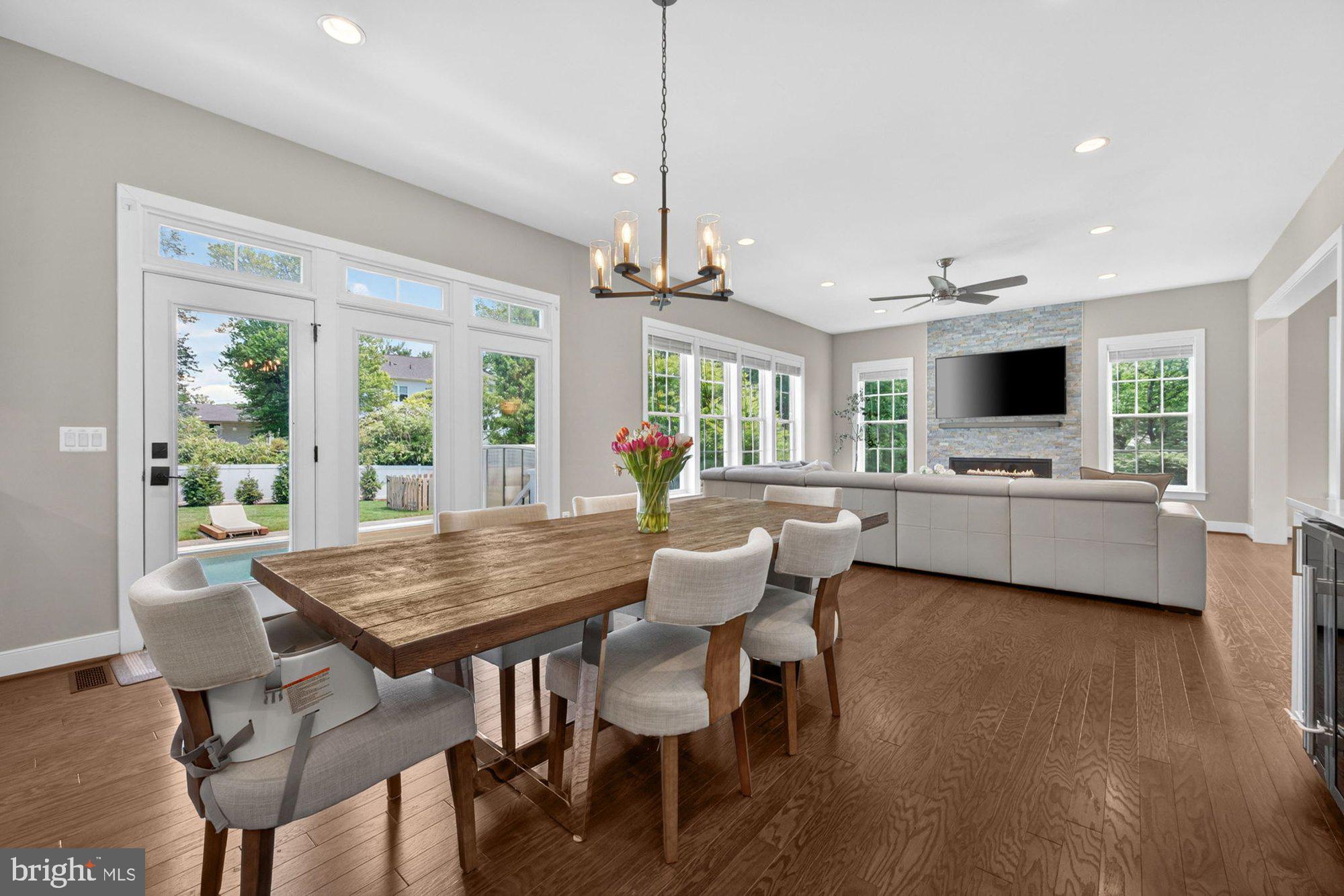 VIENNA WOODS - Residential