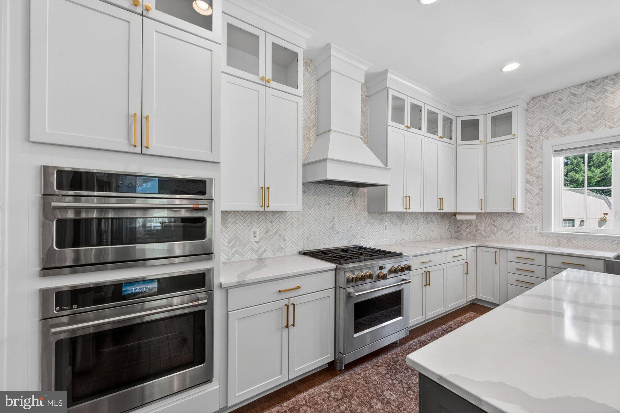 VIENNA WOODS - Residential
