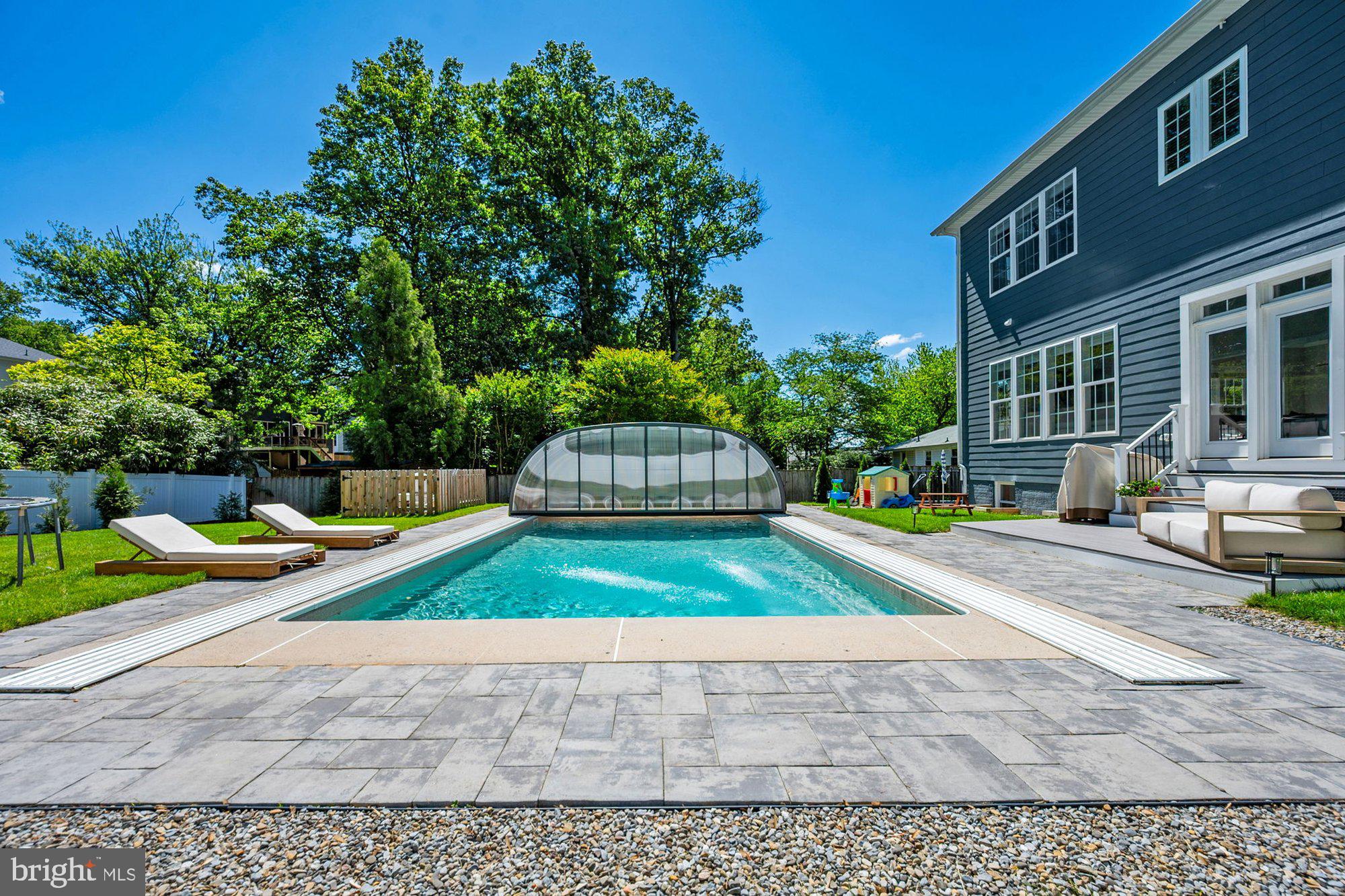 VIENNA WOODS - Residential