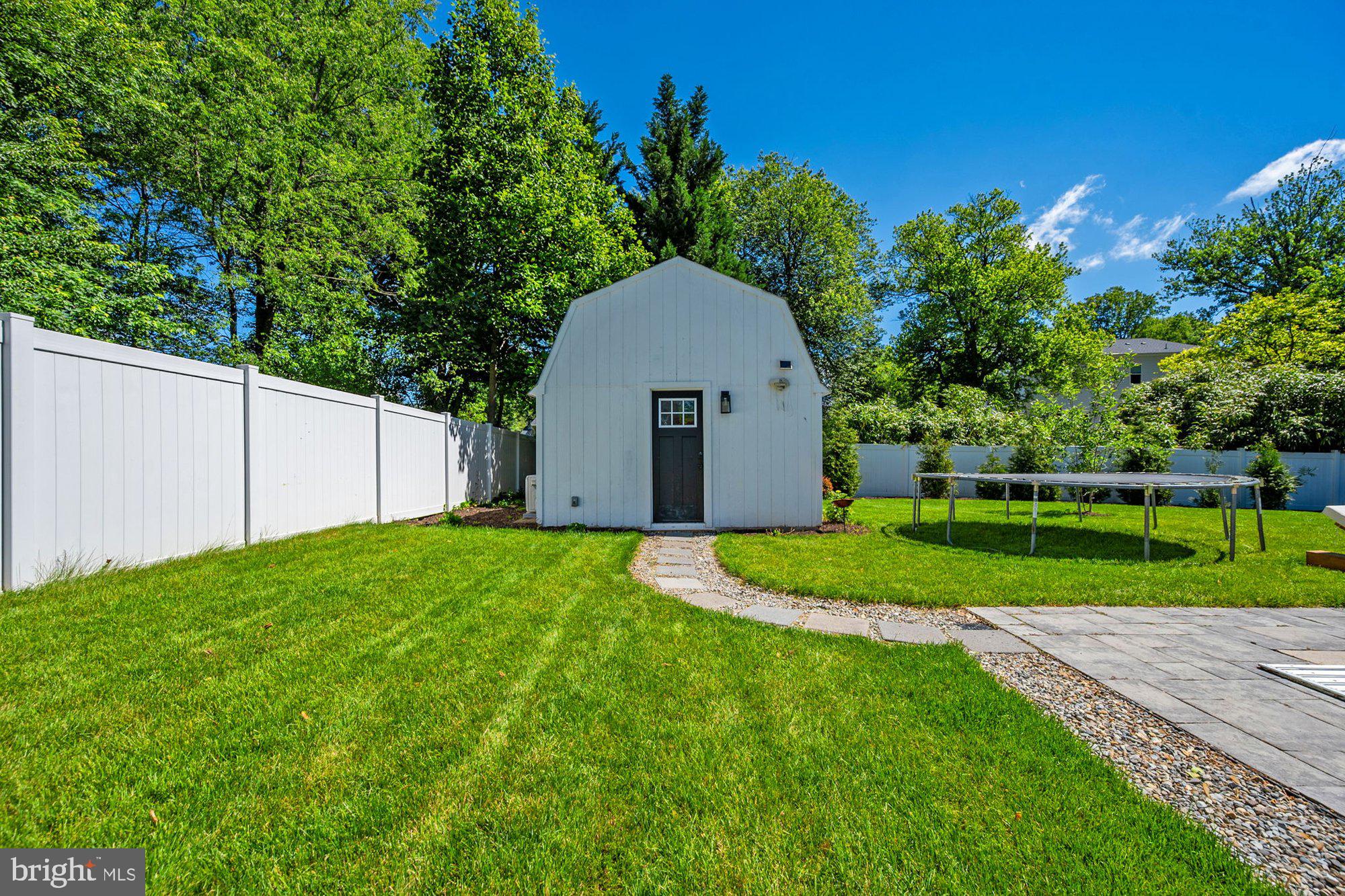 VIENNA WOODS - Residential
