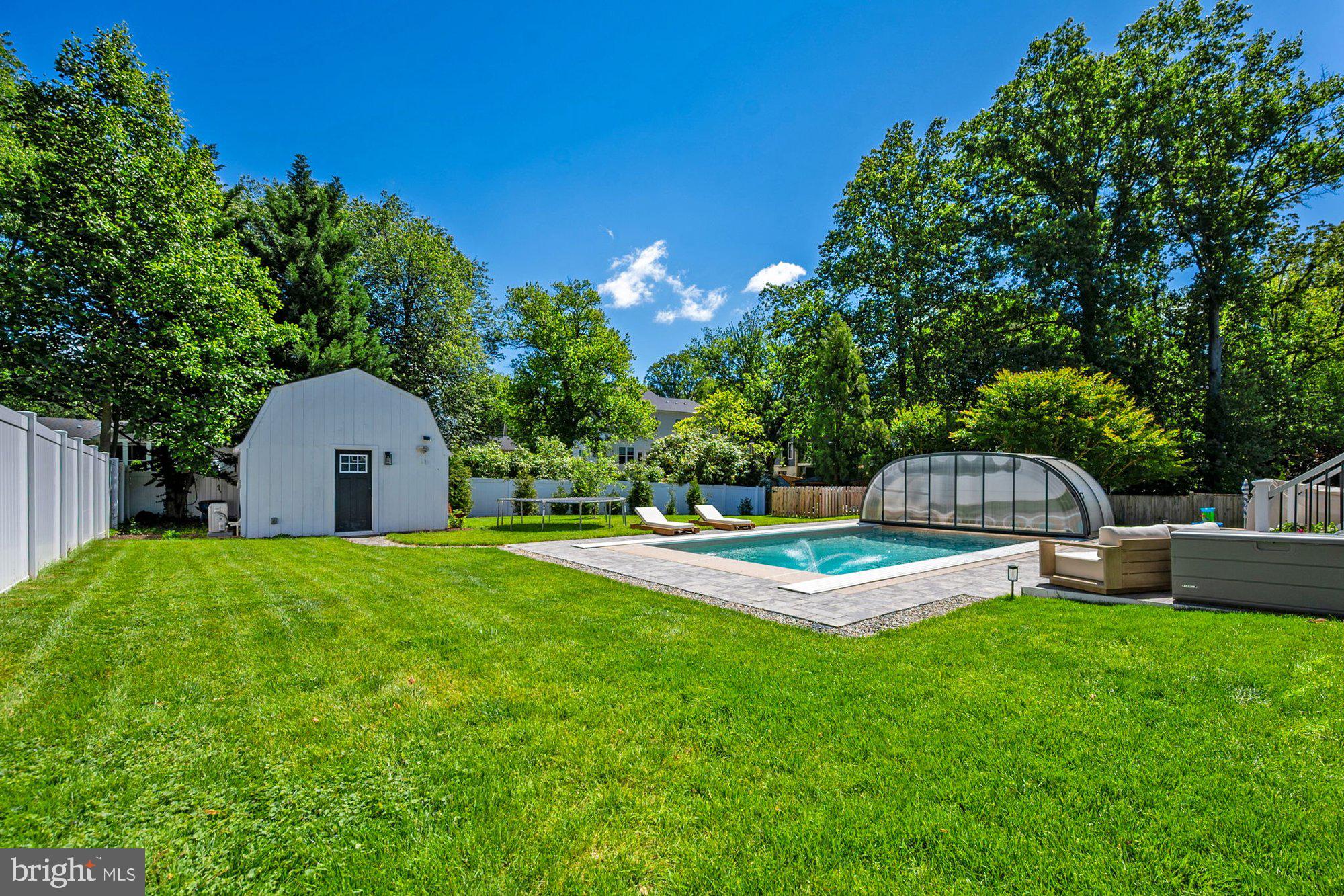 VIENNA WOODS - Residential
