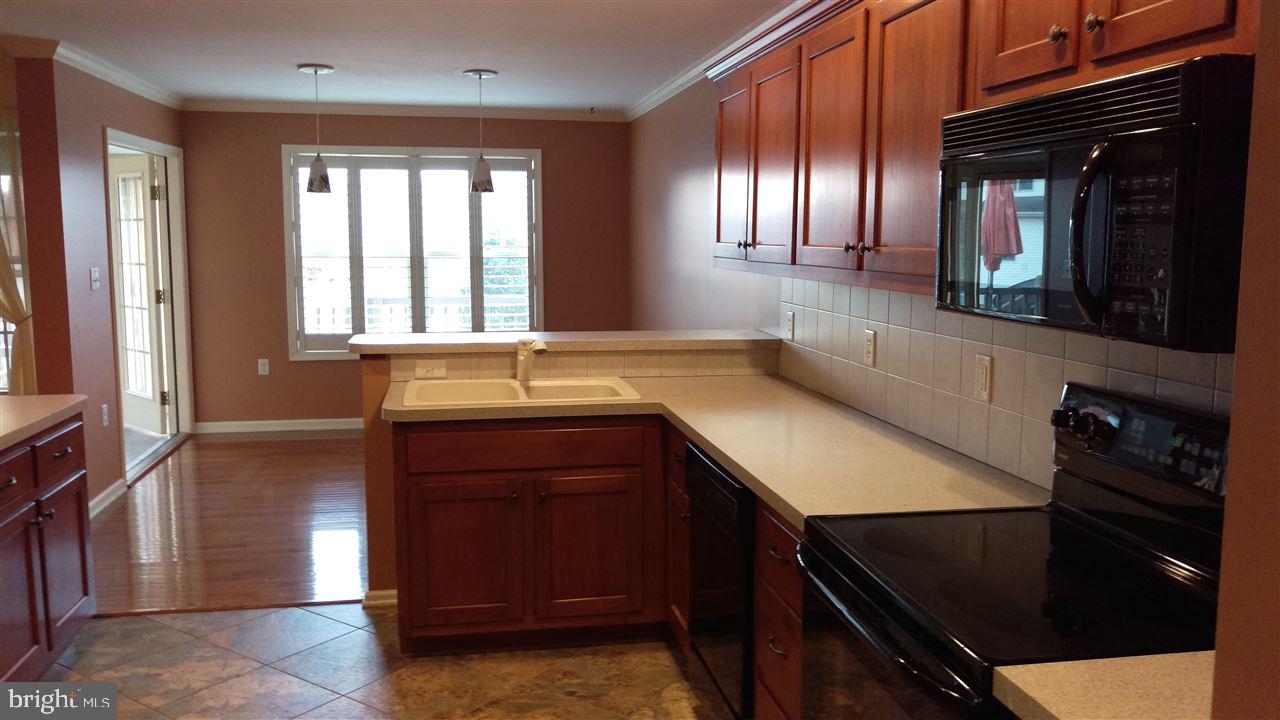 SHERWOOD COURT - Residential