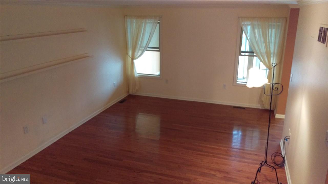 SHERWOOD COURT - Residential