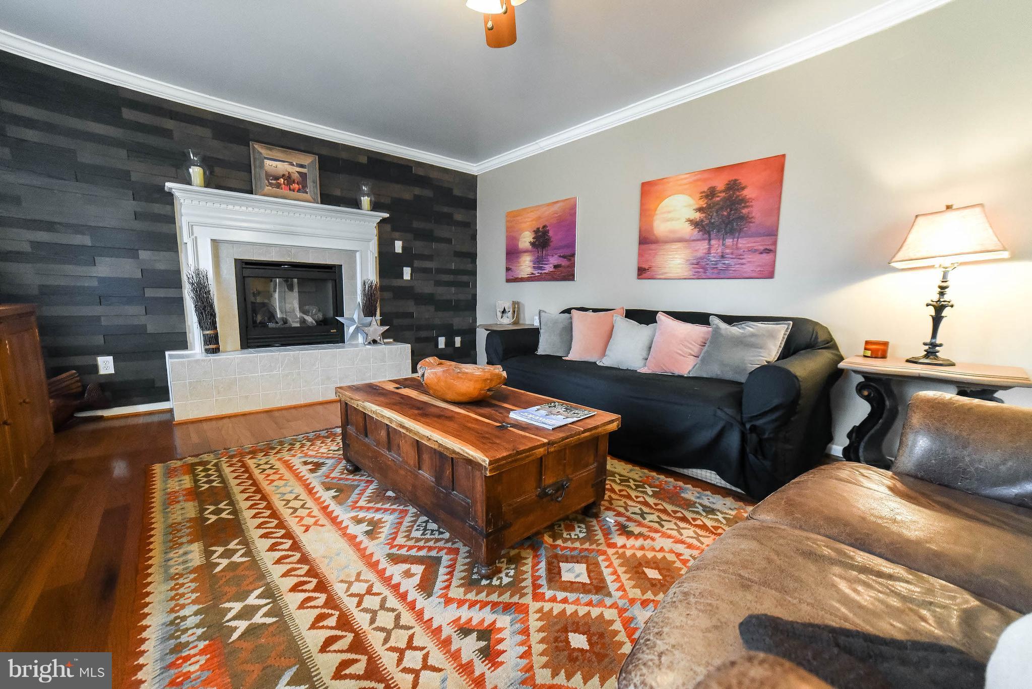 HUNTING QUARTERS - Residential
