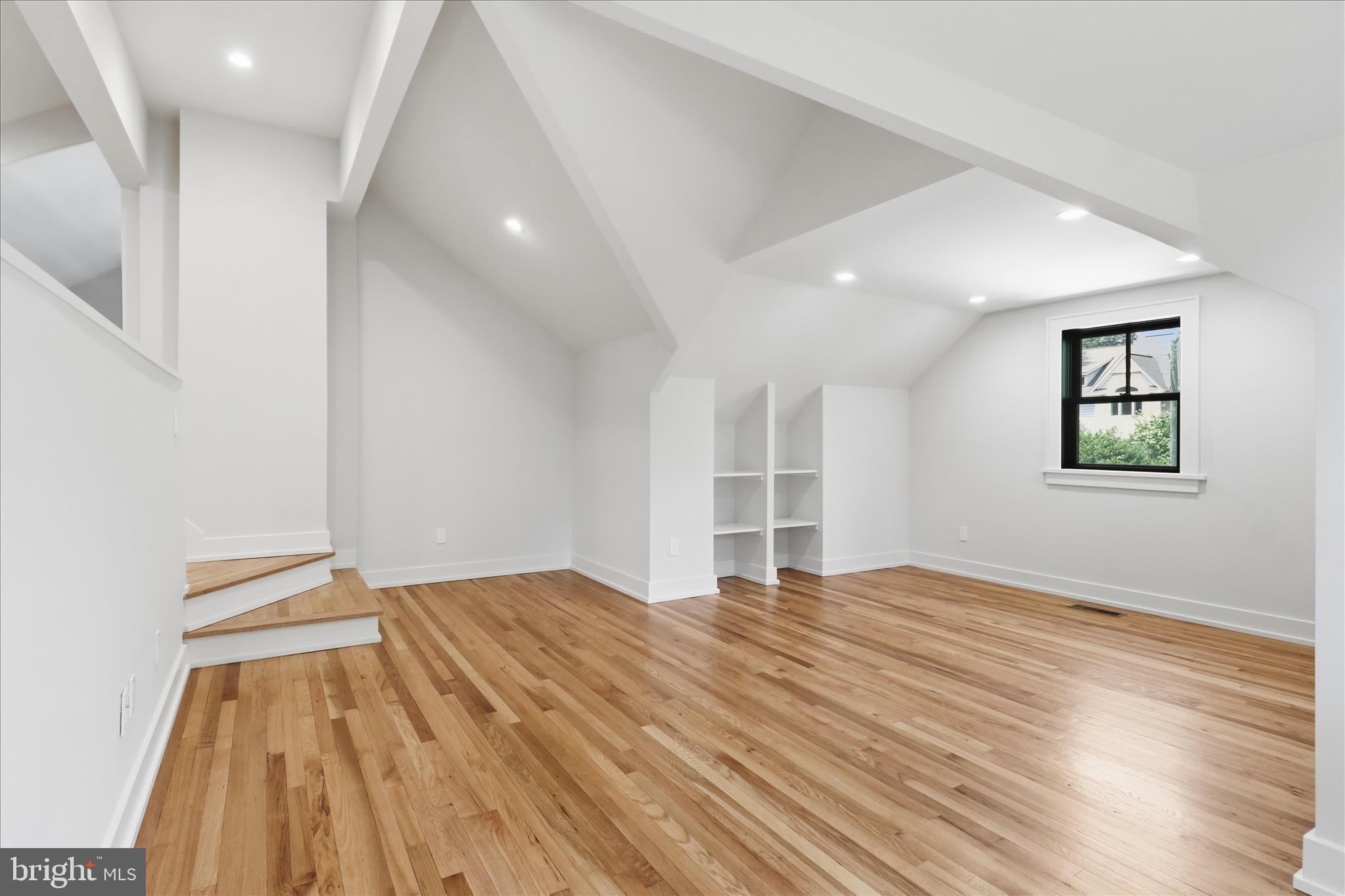 CHESTERBROOK WOODS - Residential