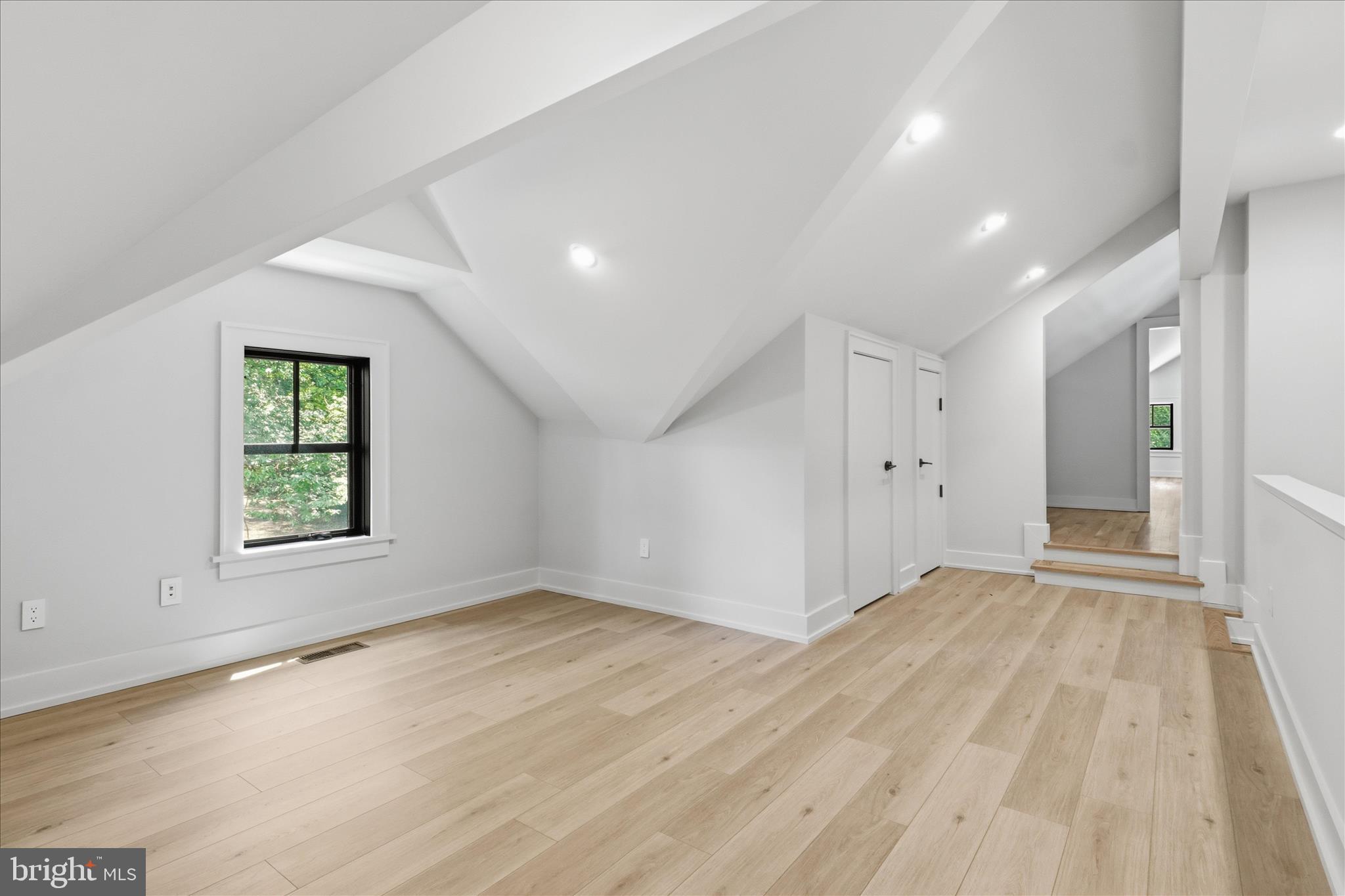 CHESTERBROOK WOODS - Residential