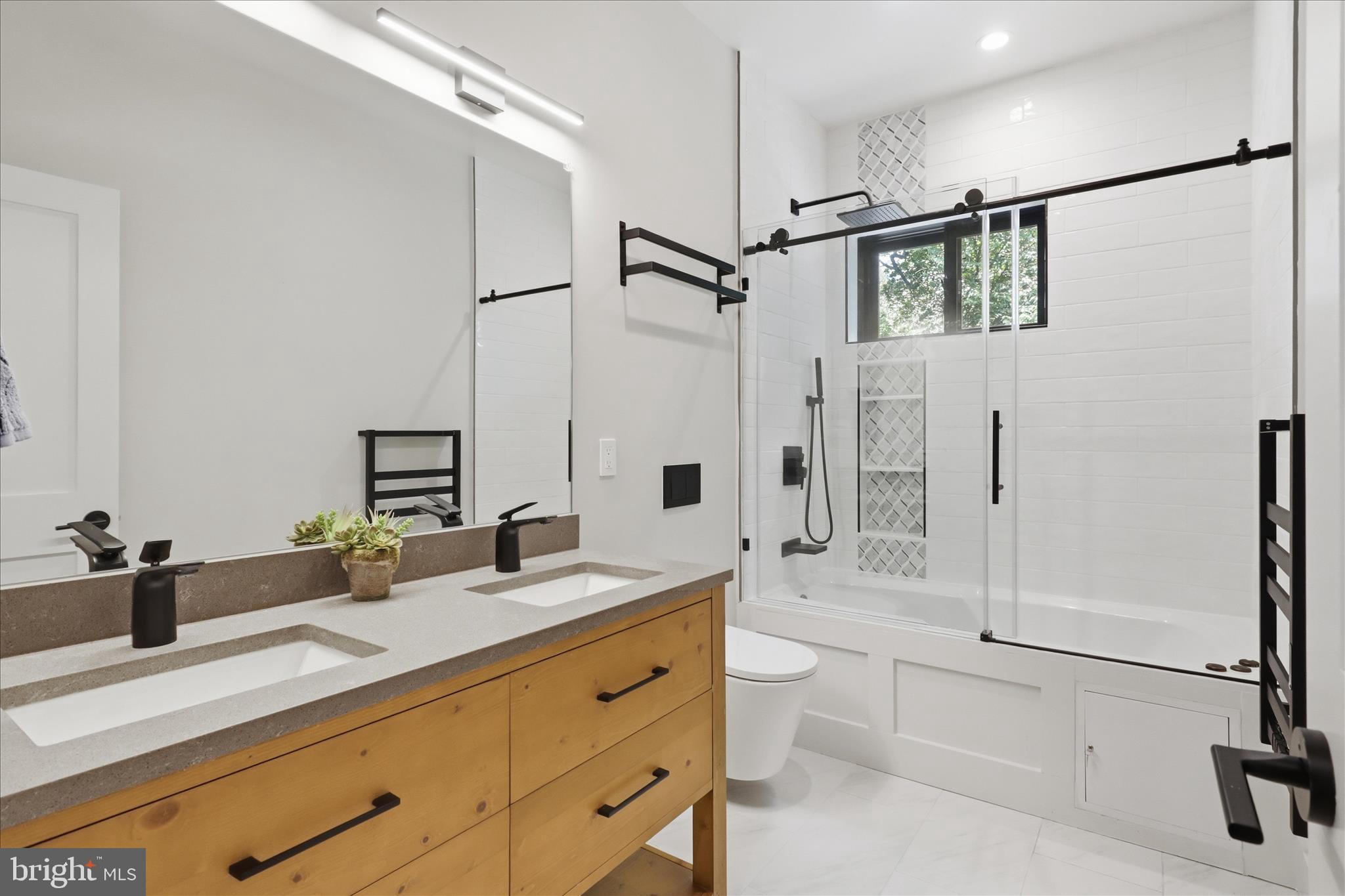 CHESTERBROOK WOODS - Residential