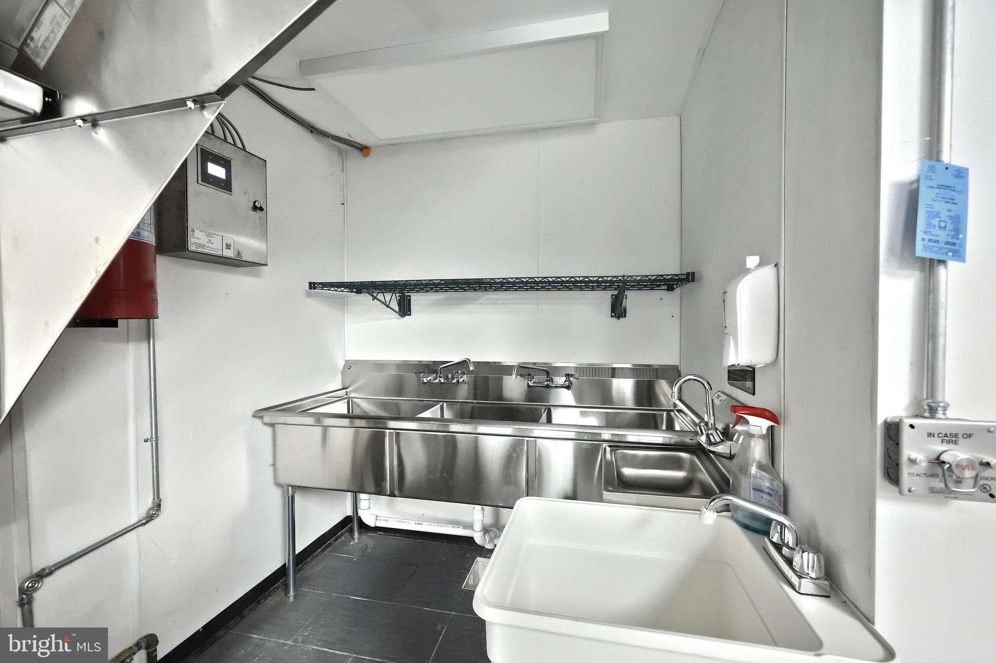 NORTH YORK BORO - Commercial Sale