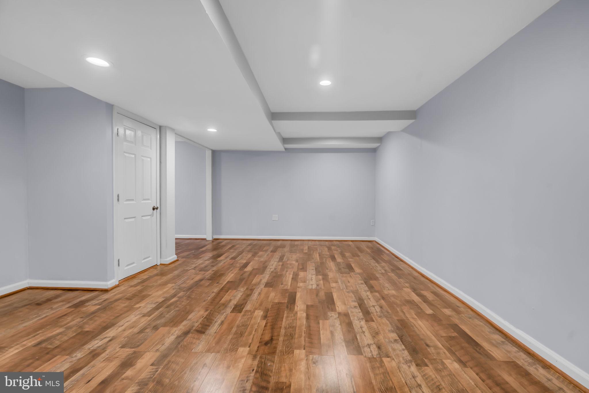 VIENNA WOODS - Residential Lease