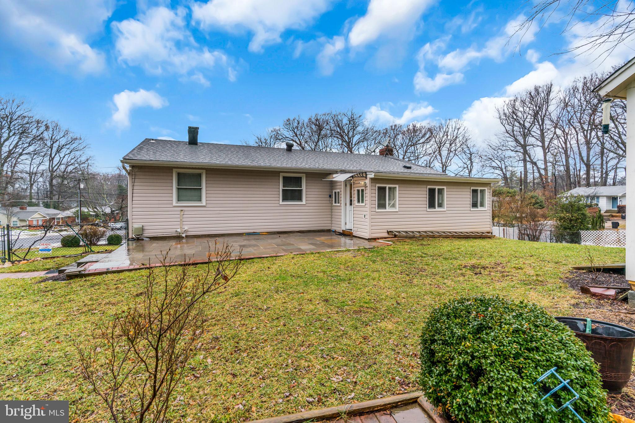 VIENNA WOODS - Residential Lease
