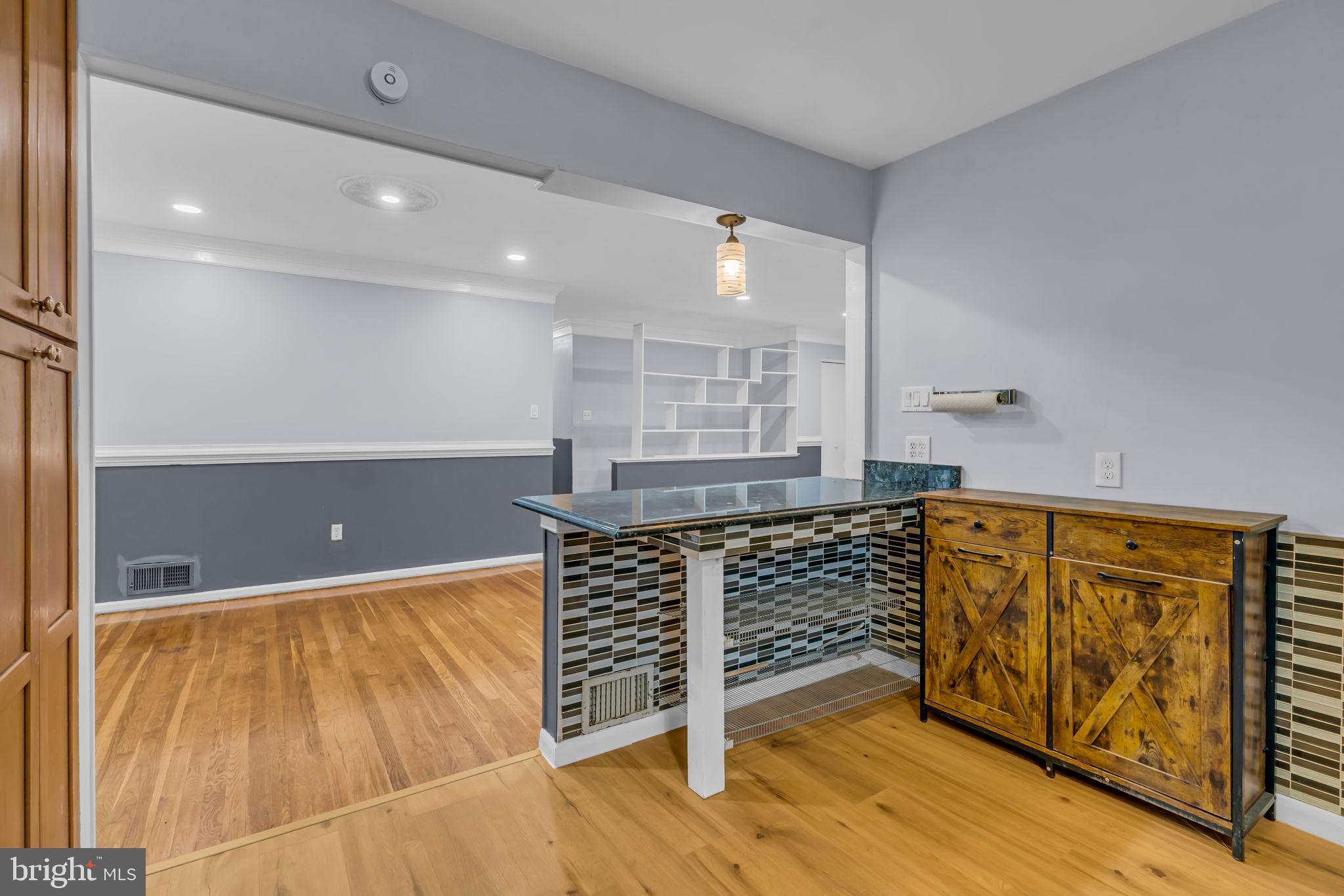 VIENNA WOODS - Residential Lease