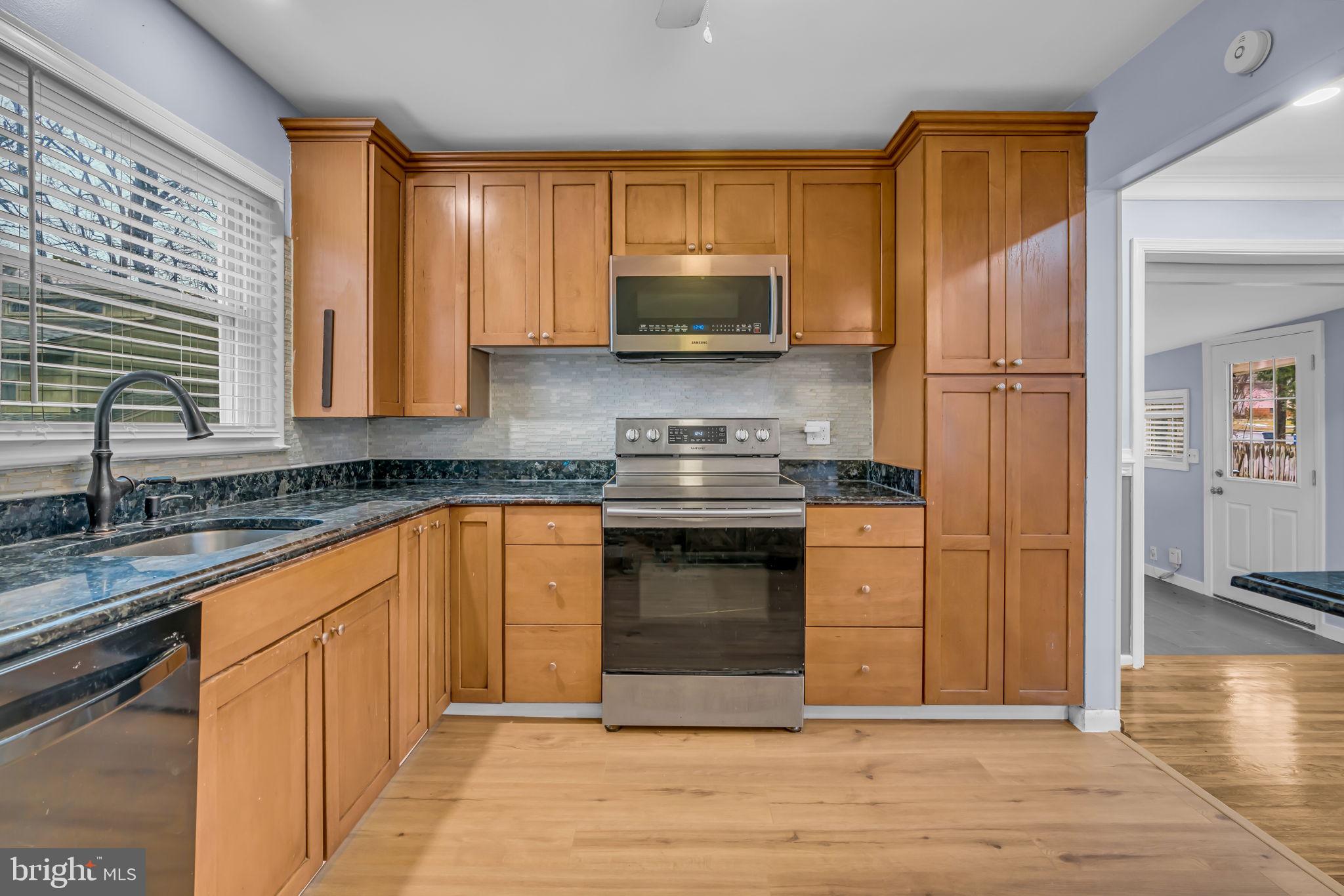 VIENNA WOODS - Residential Lease
