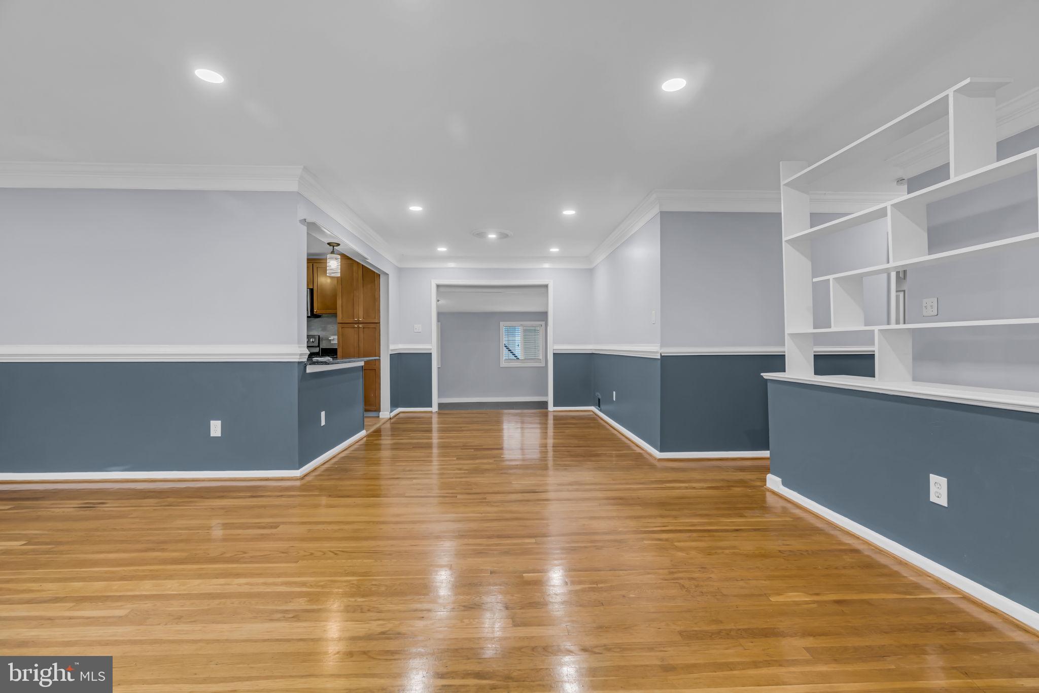 VIENNA WOODS - Residential Lease