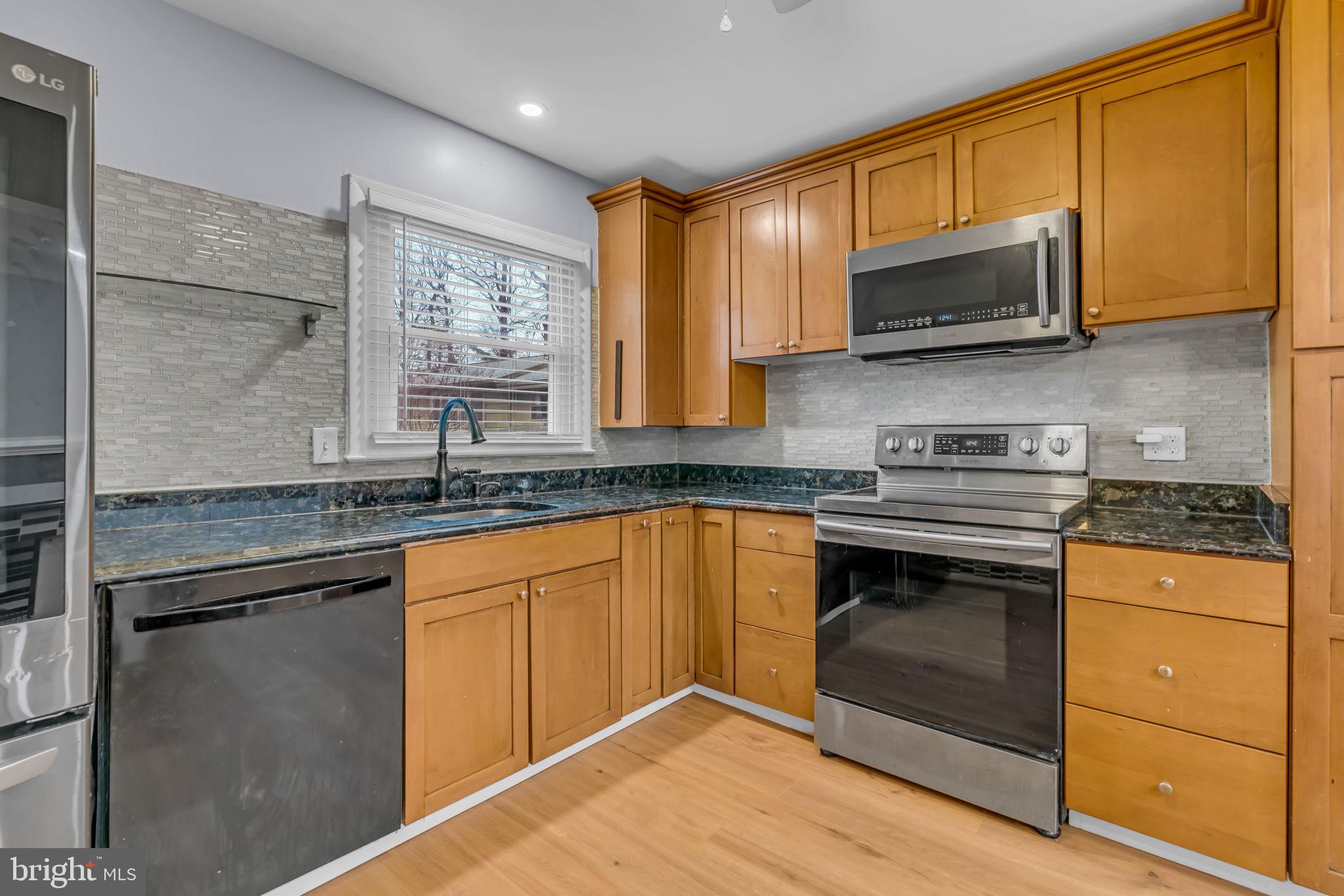 VIENNA WOODS - Residential Lease