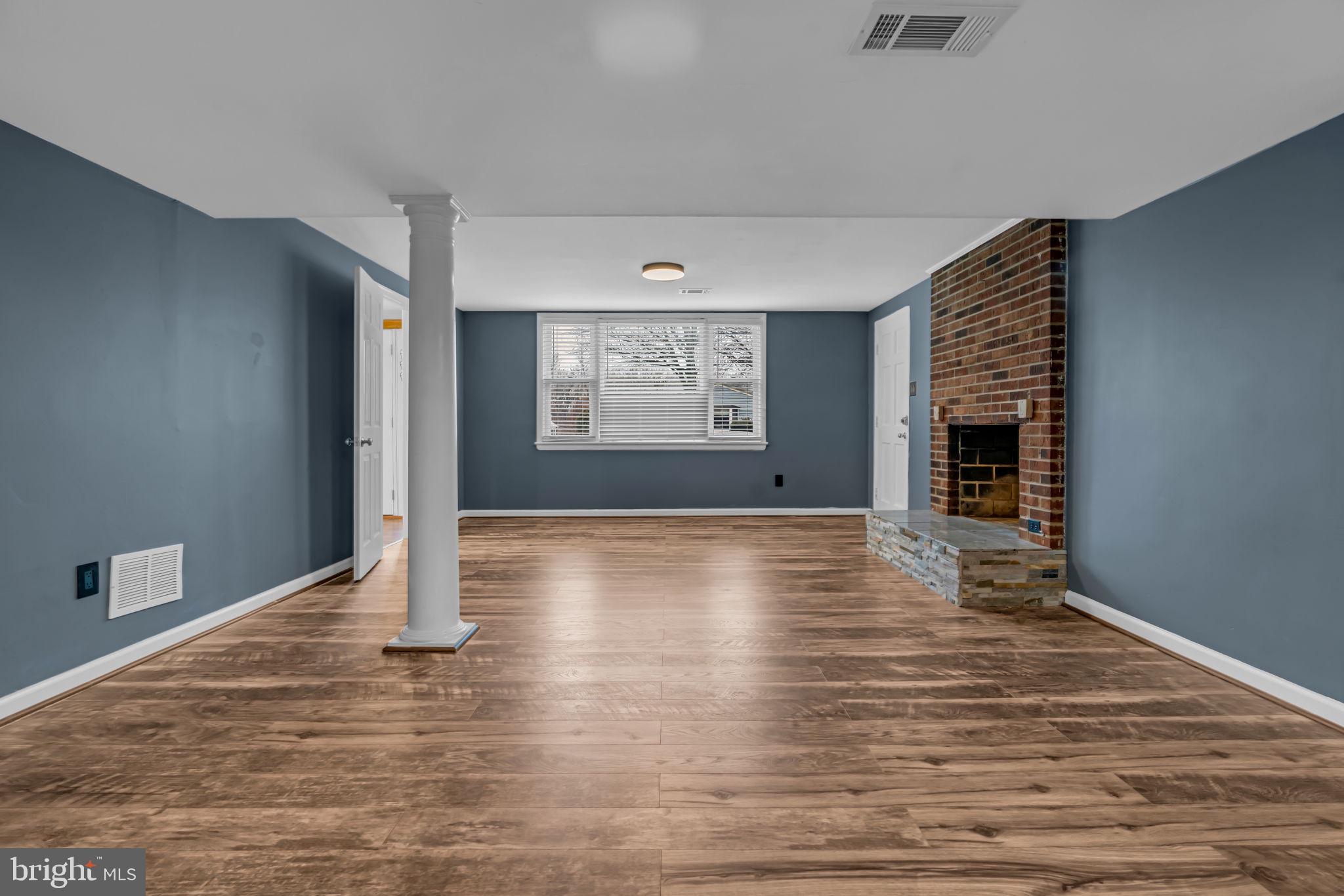 VIENNA WOODS - Residential Lease
