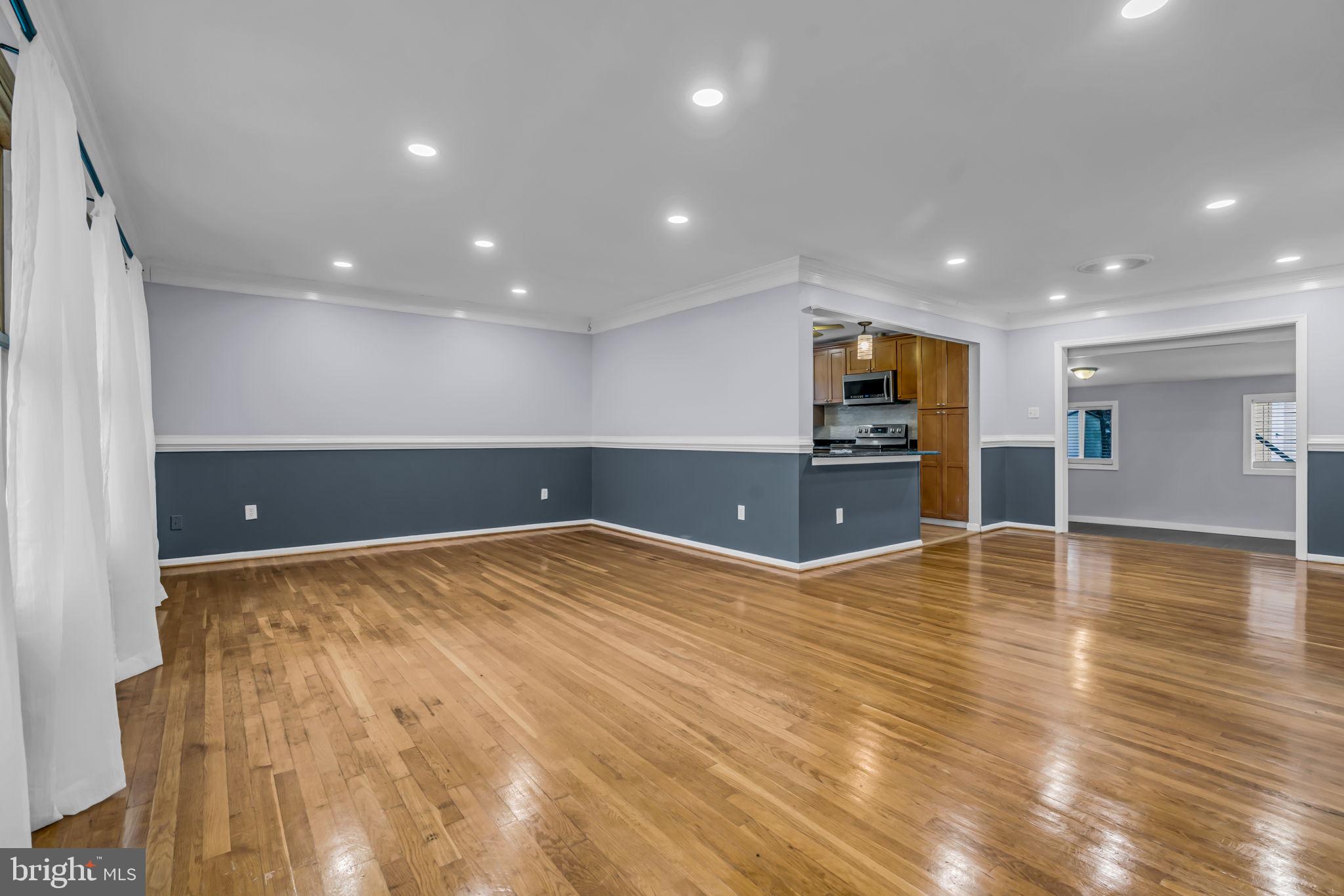 VIENNA WOODS - Residential Lease