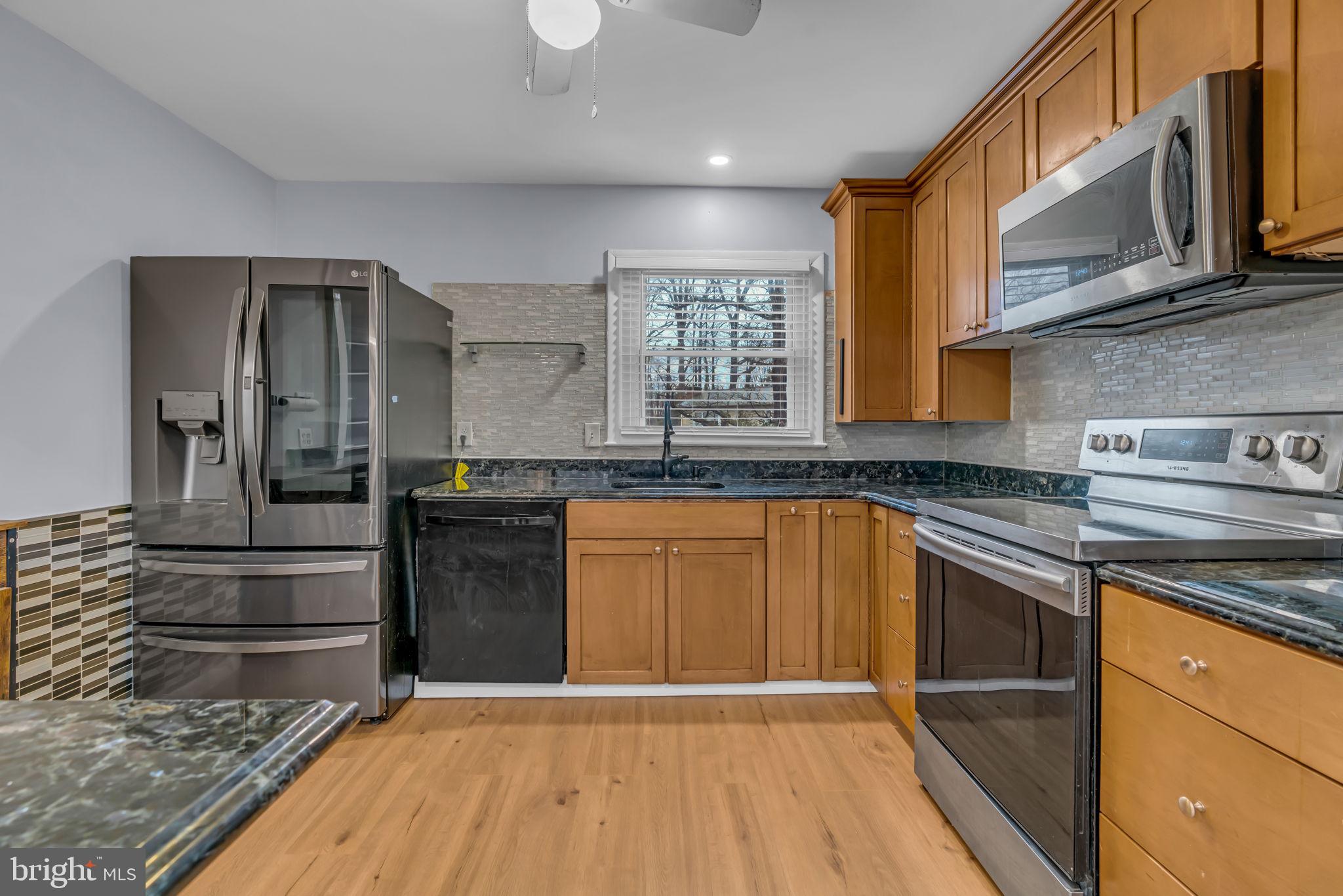 VIENNA WOODS - Residential Lease