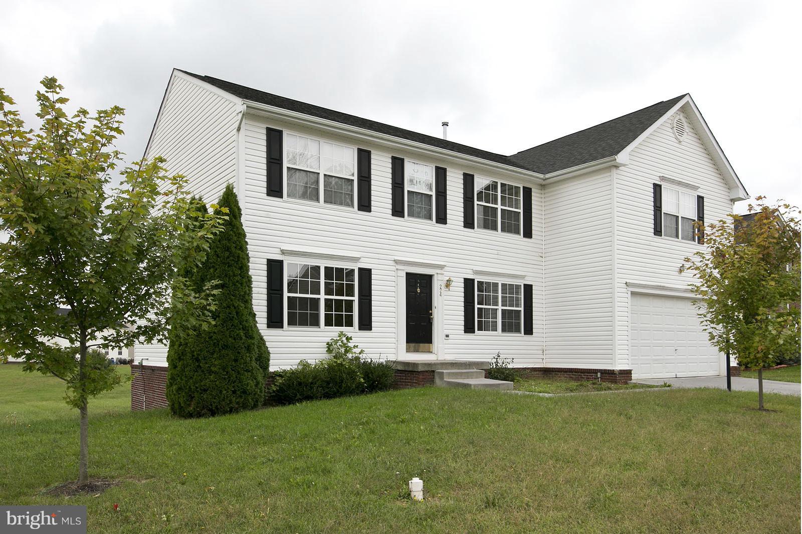 Lots of room for everybody, wonderful location, minutes to shopping, hospital and MARC train (commute to DC).over 3,000 sq ft of beautiful living space, open & bright. Kitchen opens up to a spacious family room w/fireplace, gorgeous master bedroom  and bath & 3 more  large bedrooms w/walk-in closets, huge loft  & walk out basement w/ daylight. Come see this gorgeous house before int rates go up.