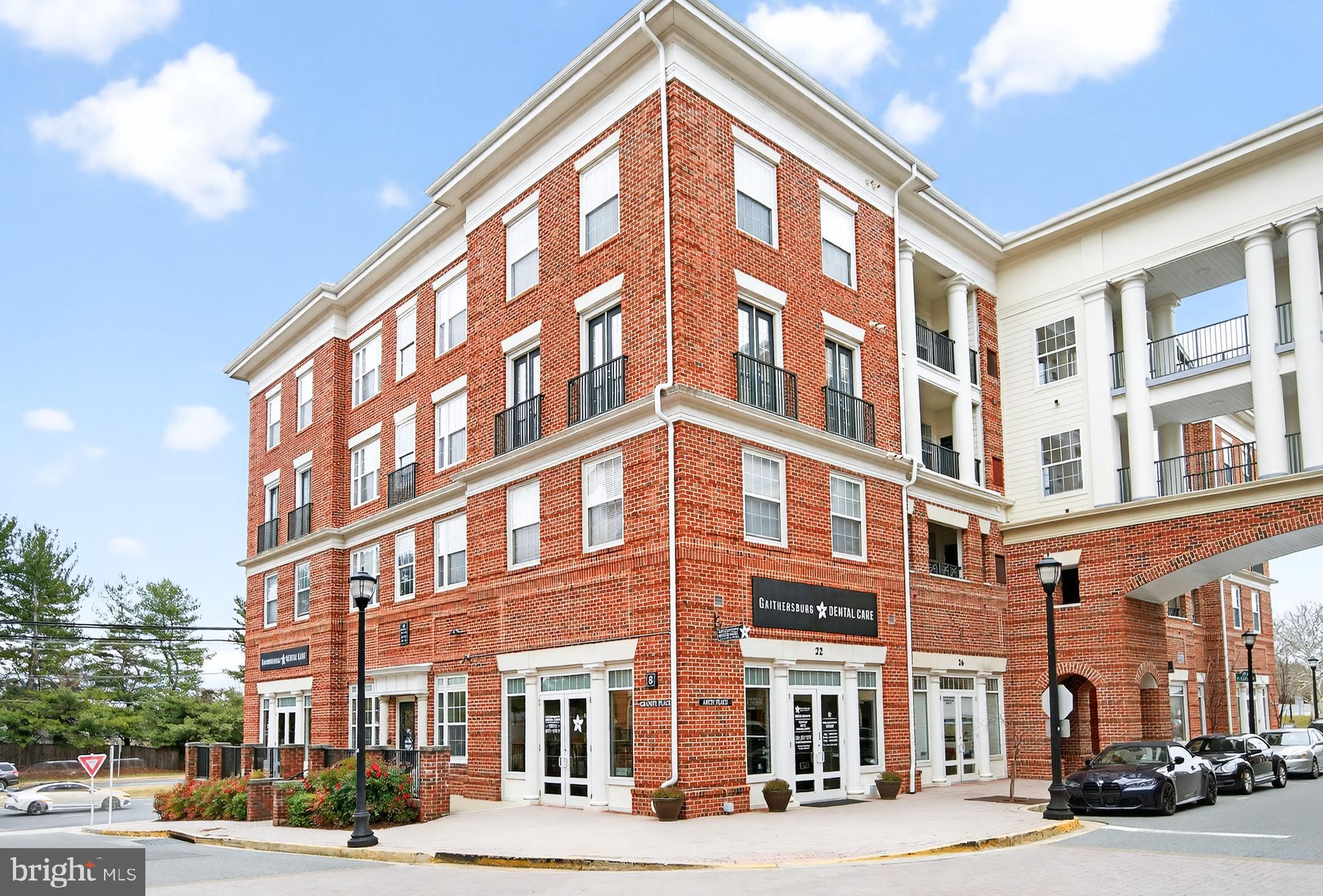 THE COLONNADE AT KENTLANDS - Residential