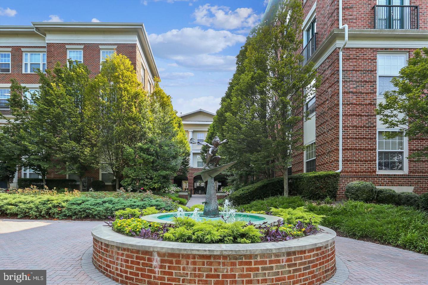 THE COLONNADE AT KENTLANDS - Residential