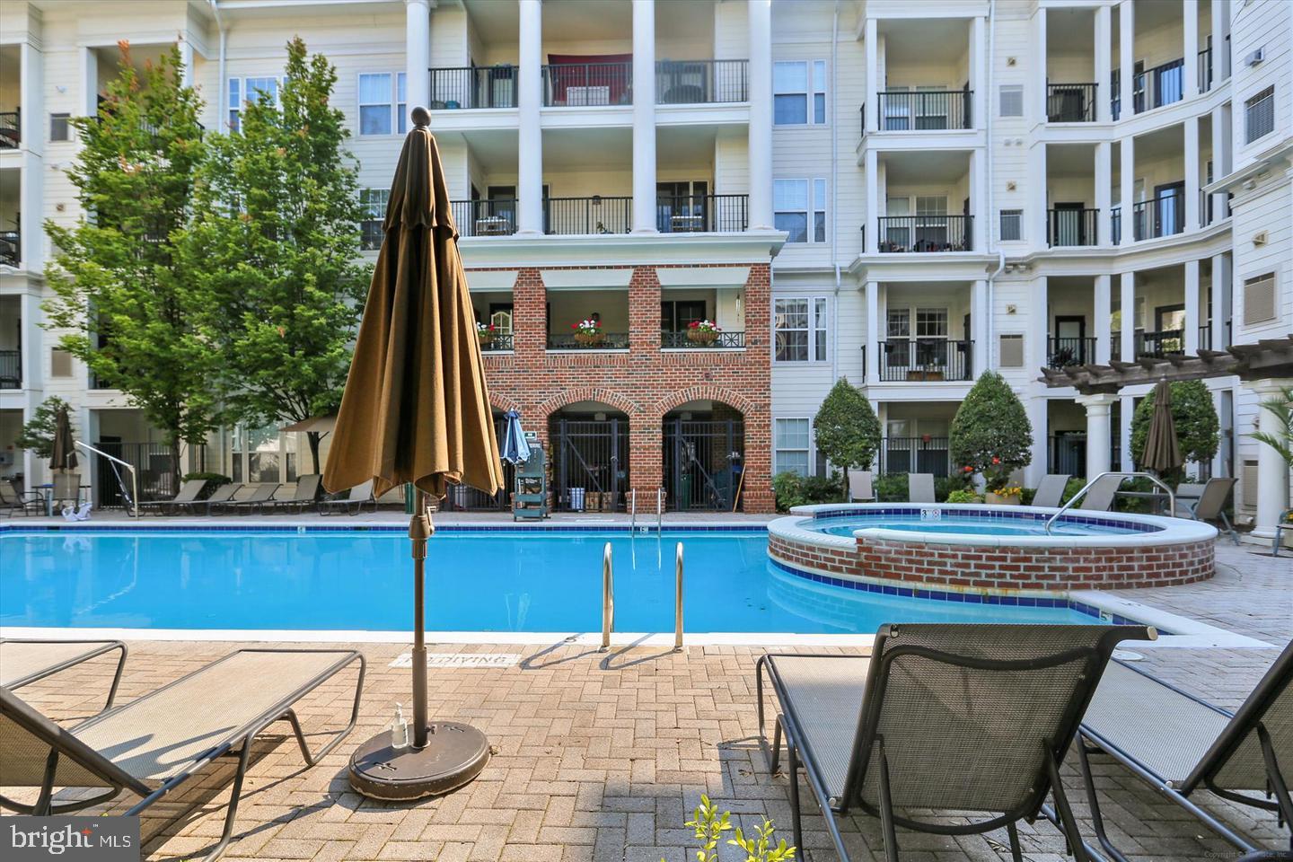 THE COLONNADE AT KENTLANDS - Residential